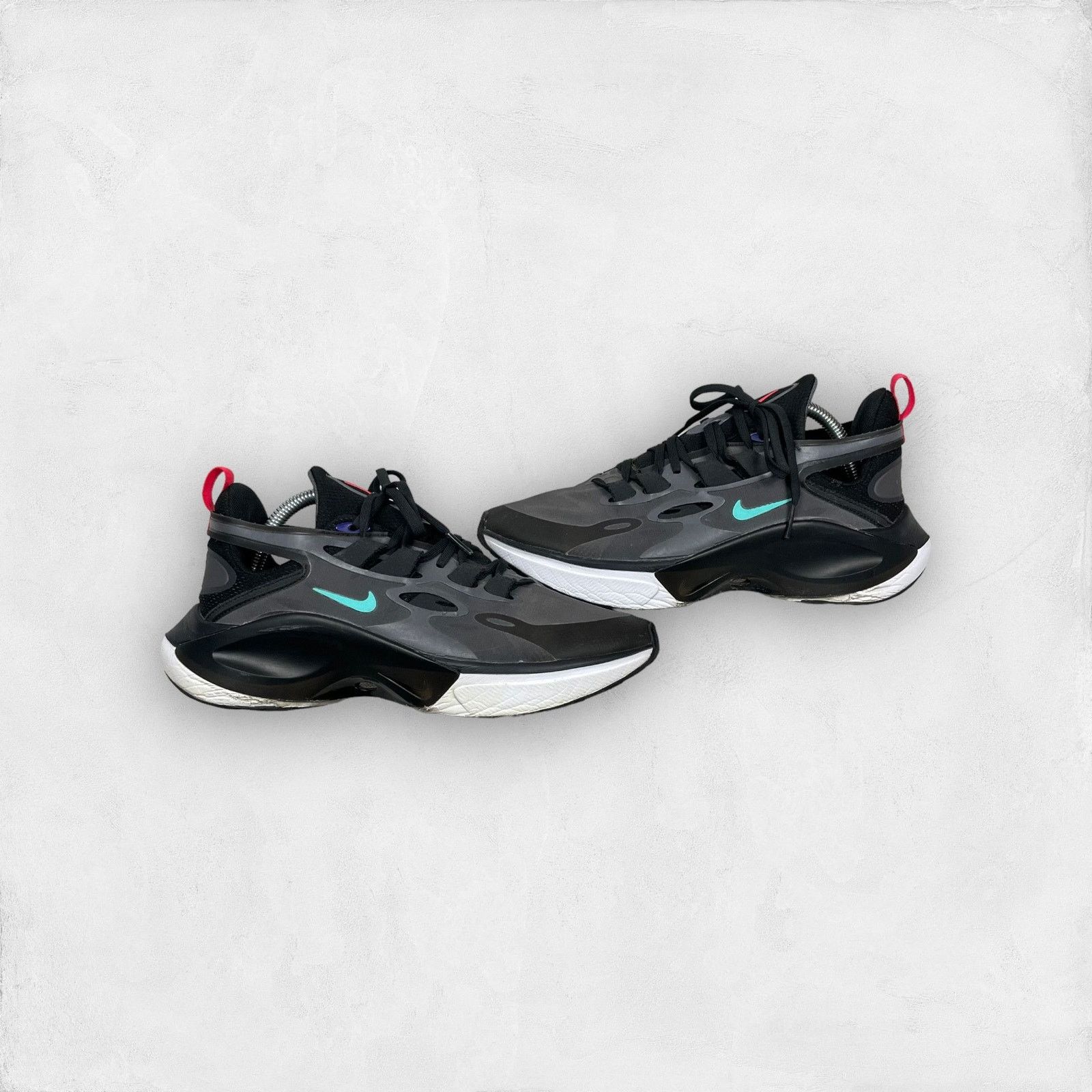 Nike Nike Signal D/MS/X AT5303-005 Men Black Dark Gray Sneakers 9 Size US 9 / EU 42 - 1 Thumbnail