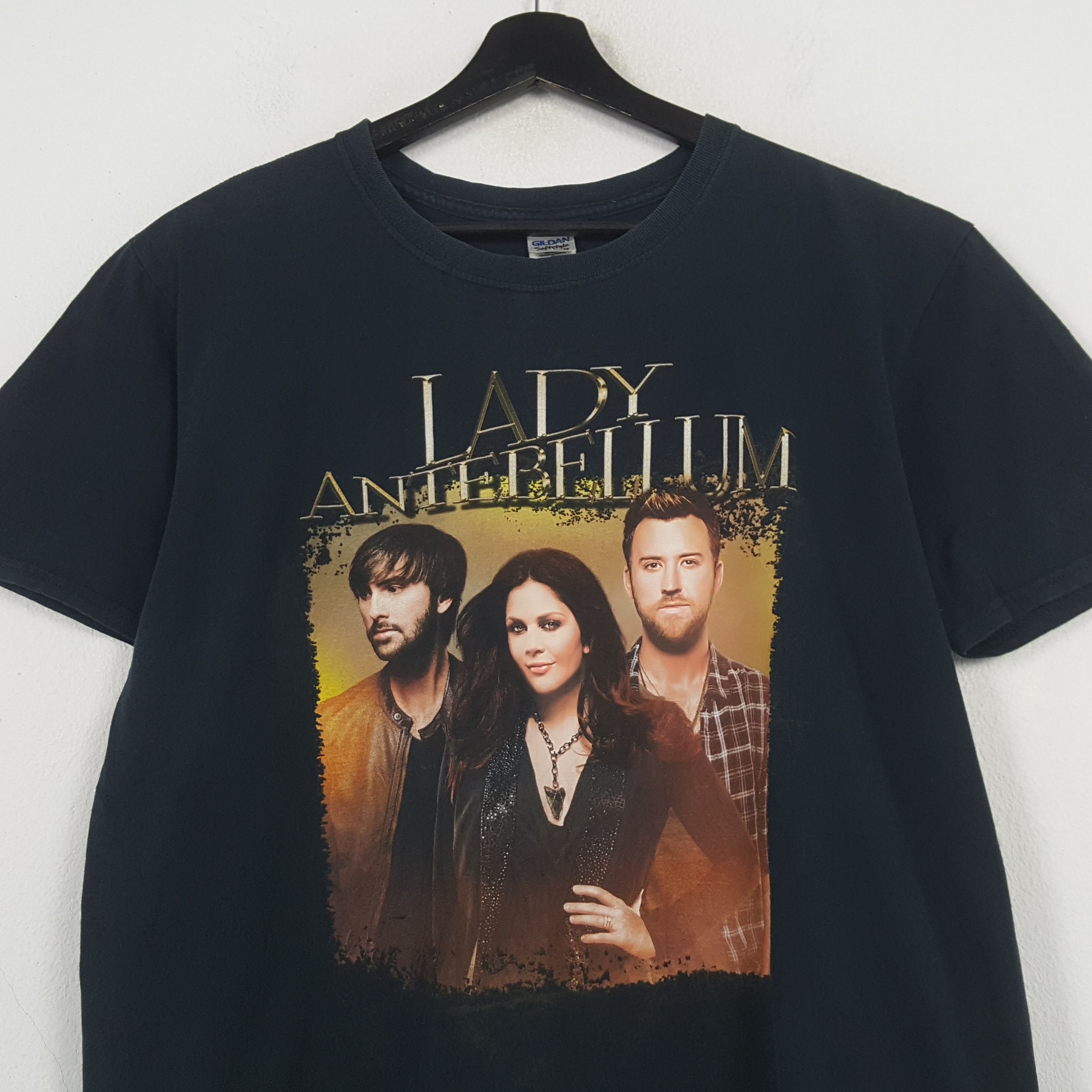 Band Tees LADY ANTEBELLUM Music Group Tour Tshirt 31 Size US L / EU 52-54 / 3 - 2 Thumbnail