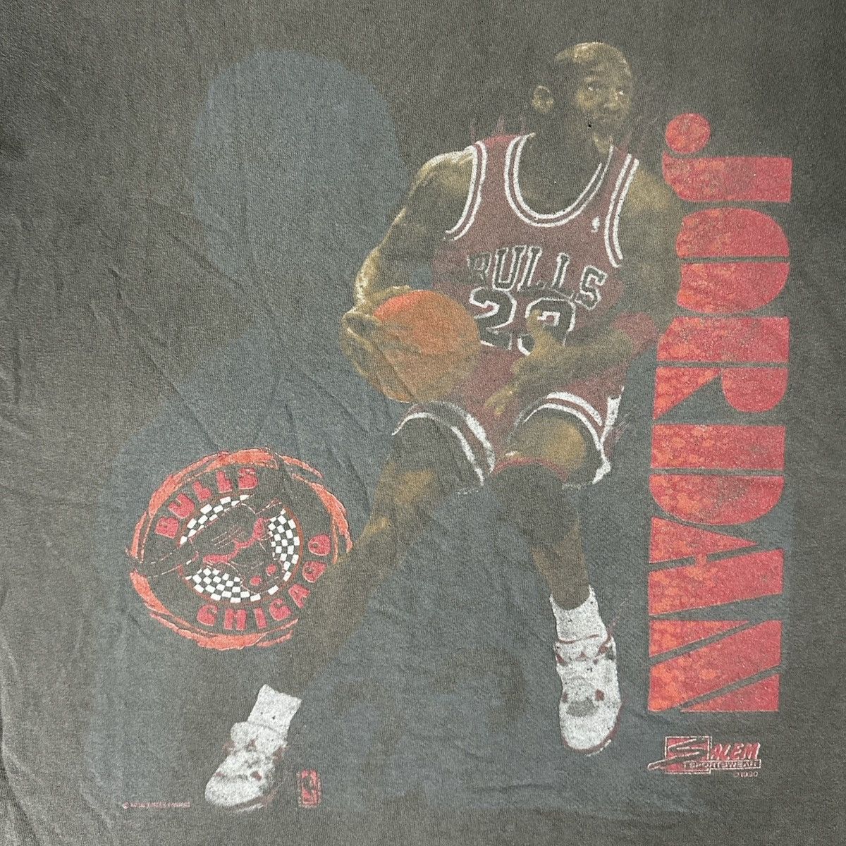Vintage 90’s Chicago Bulls “Micheal Jordan” Size US M / EU 48-50 / 2 - 2 Thumbnail
