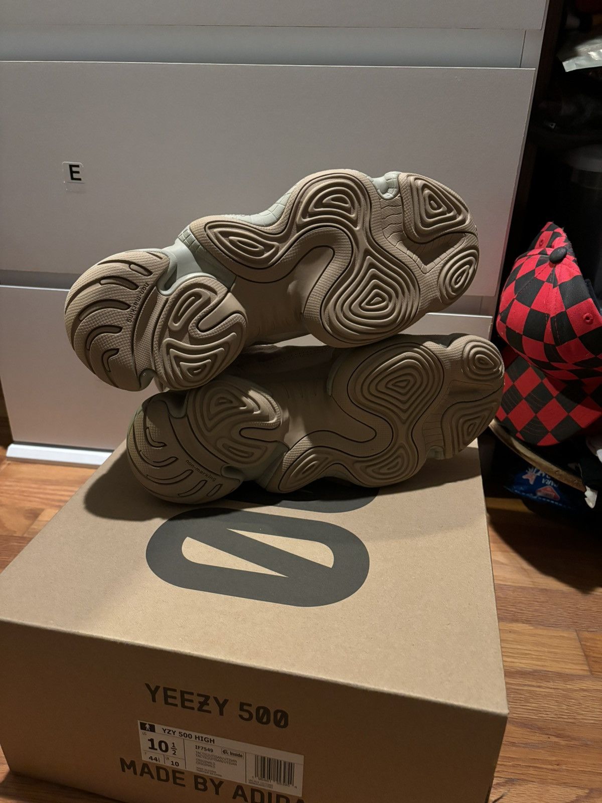 Adidas Adidas Yeezy 500 tactical utility high sand size 10.5 Size US 10.5 / EU 43-44 - 6 Thumbnail