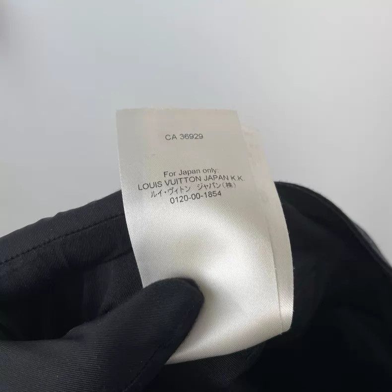 Louis Vuitton Louis Vuitton size US 54 Two-pocket dark flocked, full-prin Size US 38 / EU 54 - 9 Thumbnail