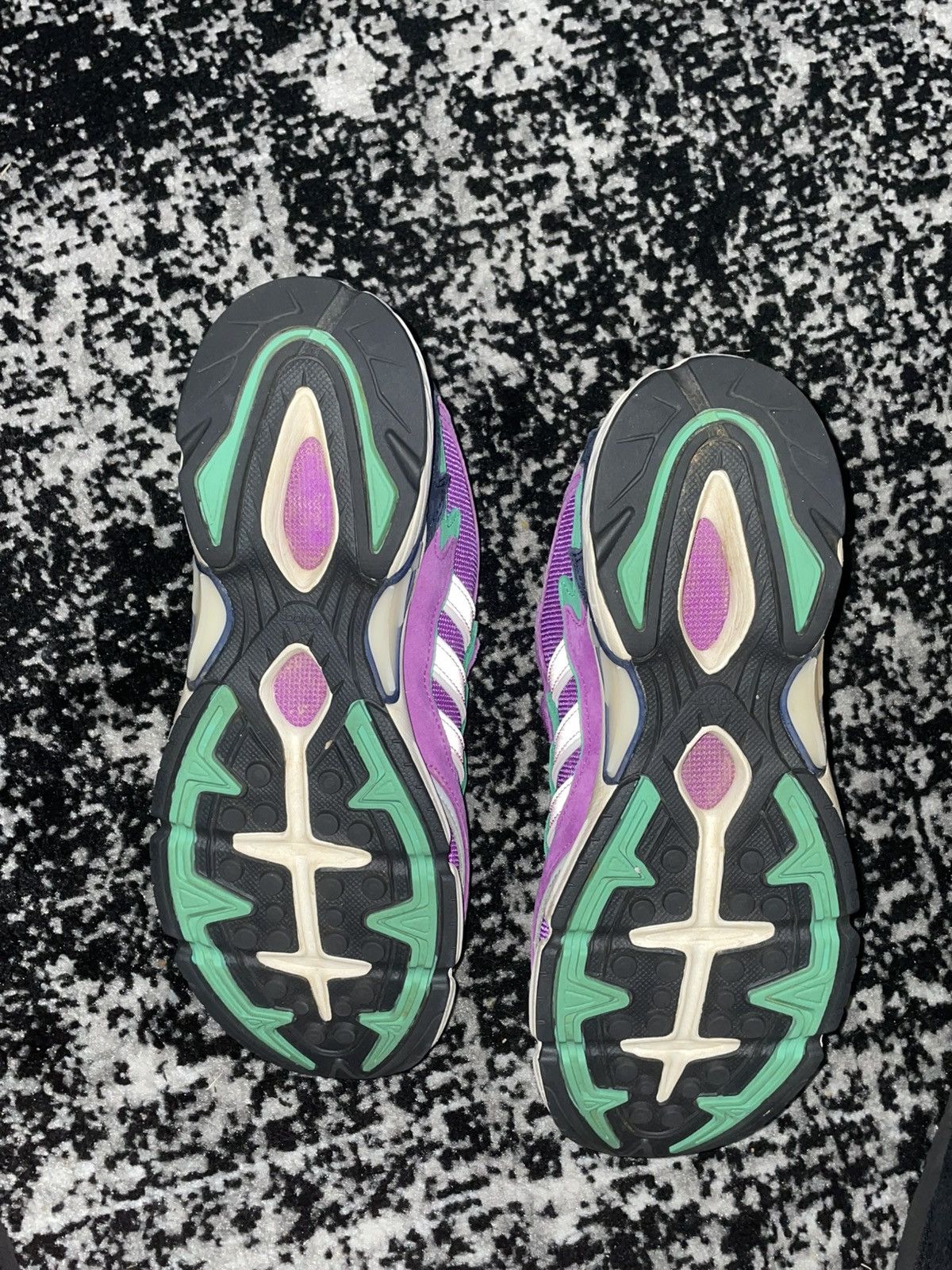 Adidas Adidas temper run shock Size US 10 / EU 43 - 5 Thumbnail