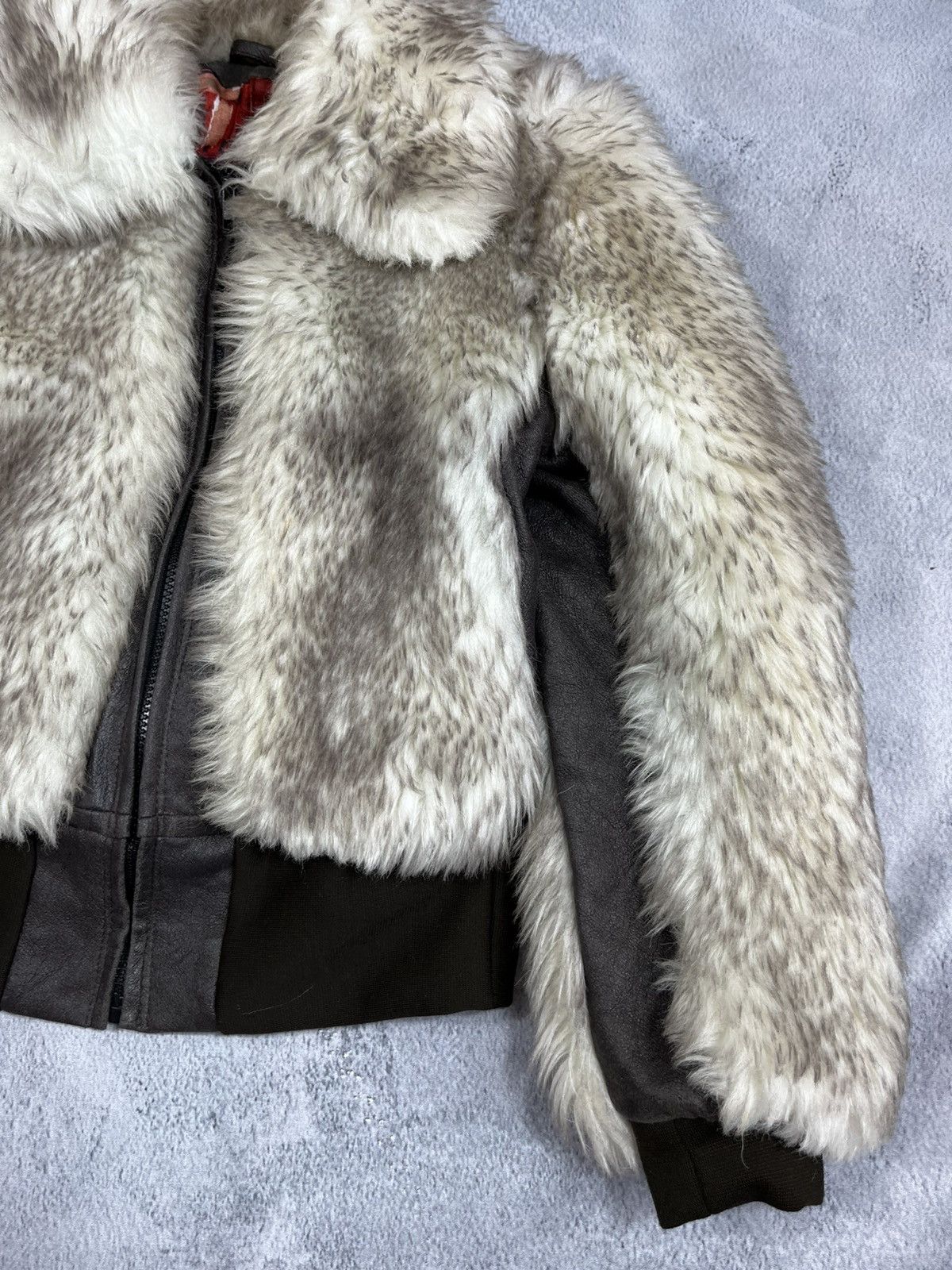Japanese Brand × Vintage Vintage Y2K Fur faux leather jacket bomber 00s style S Size S / US 4 / IT 40 - 3 Thumbnail