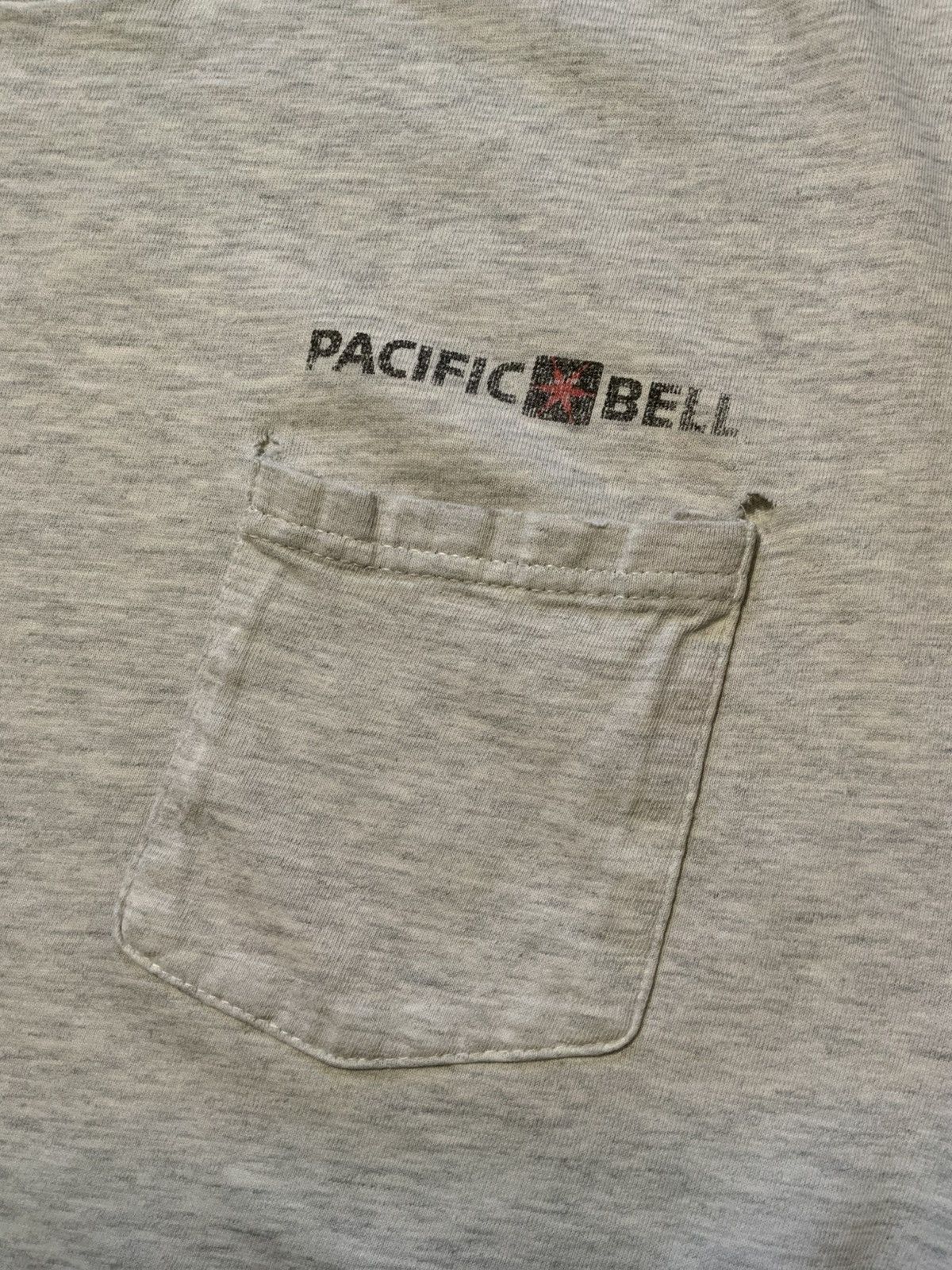Vintage Vintage Pacific Bell Telecommunications Electrical T-Shirt Size US XL / EU 56 / 4 - 8 Thumbnail