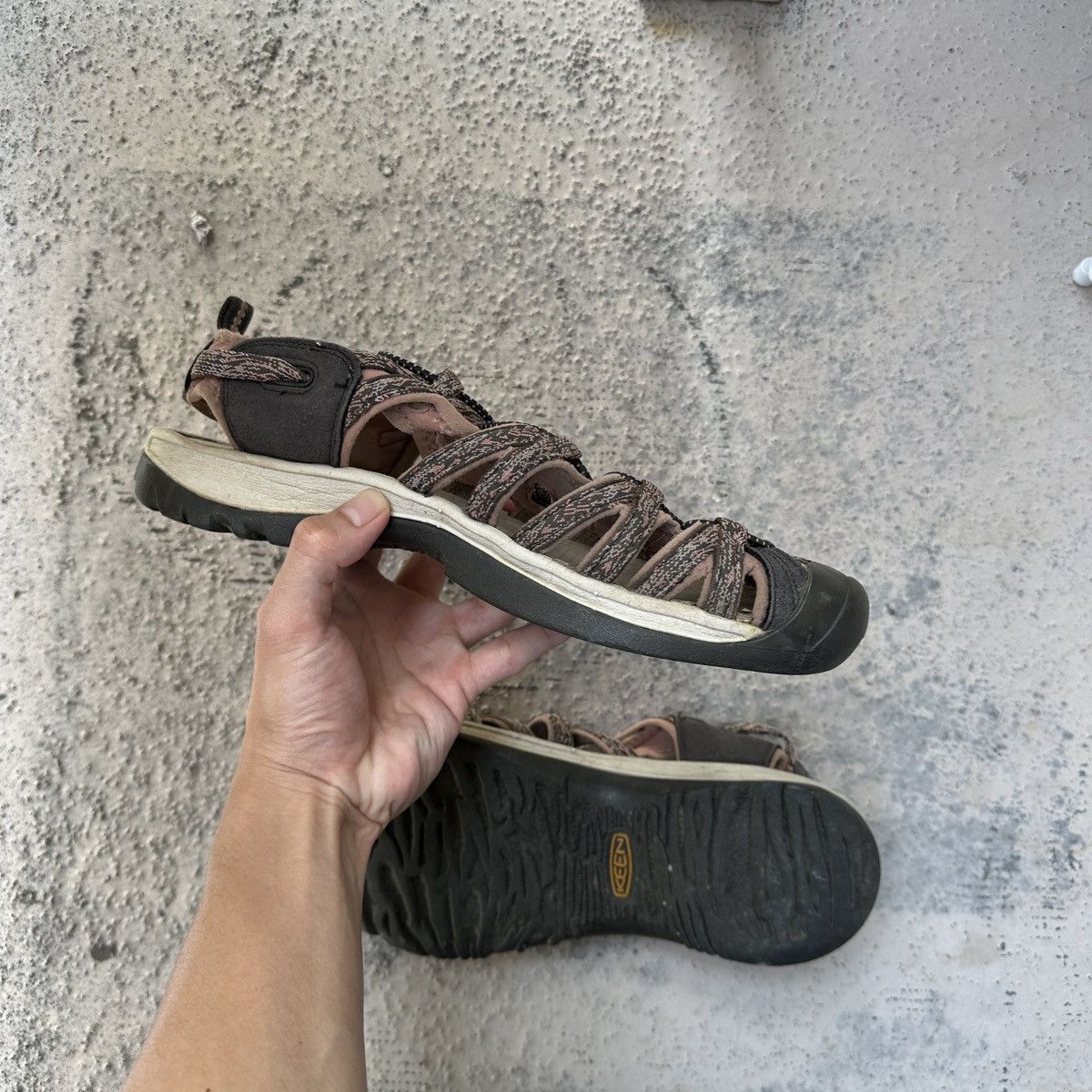 KEEN Keens Whisper Sandal in Brown/Pink Women’s size 11 Size US 11 / IT 41 - 10 Thumbnail