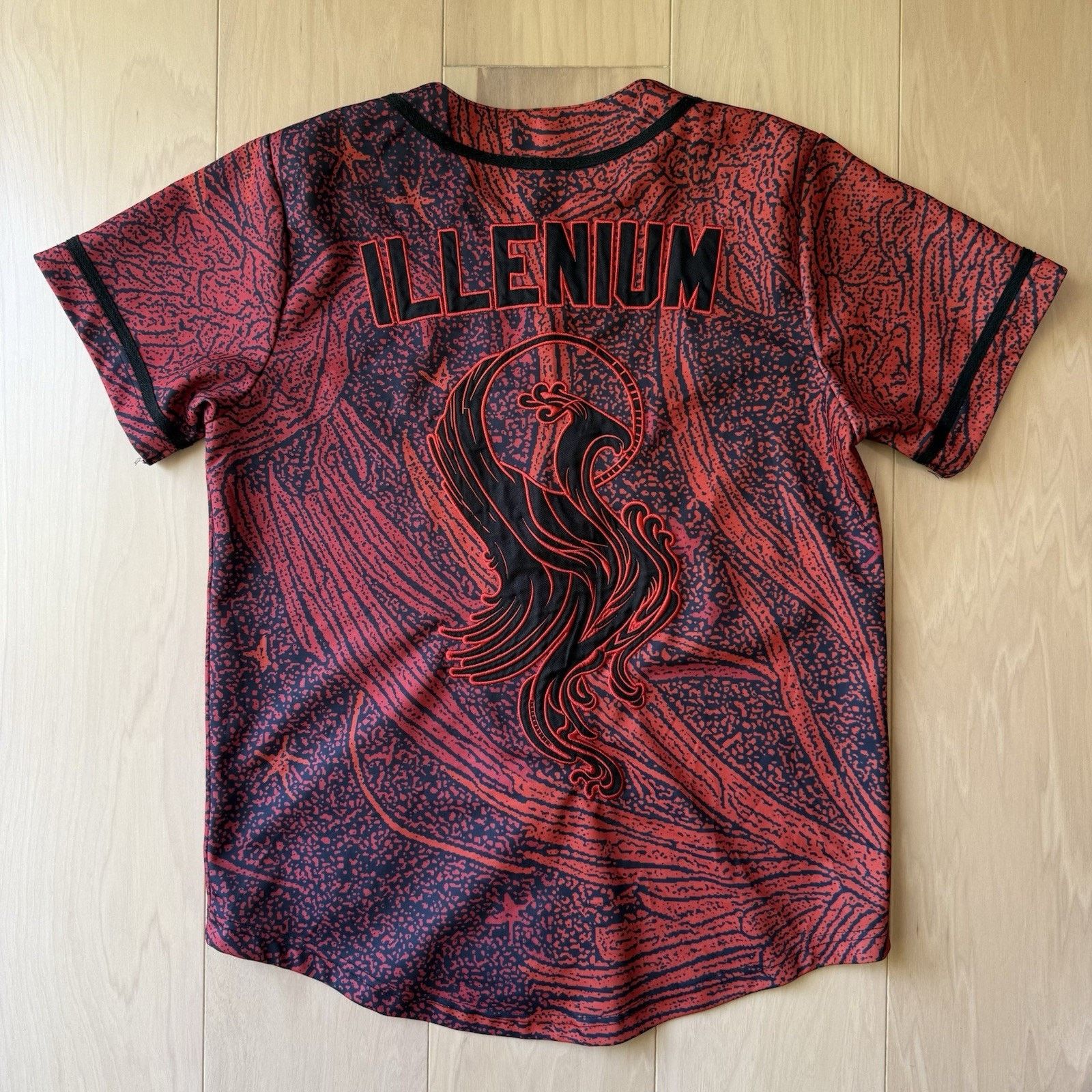 Other Illenium Jersey Medium Black Red Techno Rave Music Size US M / EU 48-50 / 2 - 6 Thumbnail