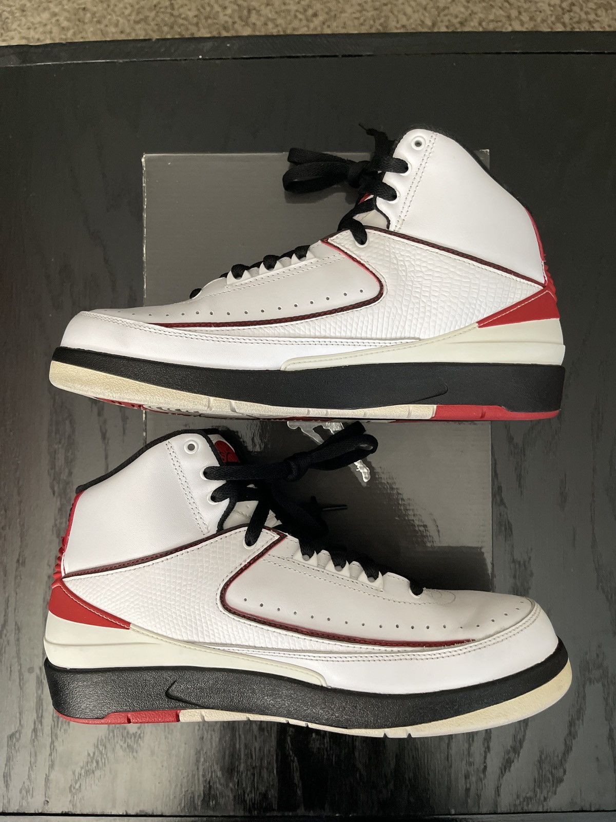 Jordan Brand Air Jordan 2 Chicago/QF 2010 Size US 9.5 / EU 42-43 - 2 Thumbnail