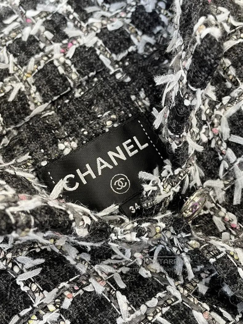 Chanel Chanel 23A Tweed Woven Jacket. Size US XS / EU 42 / 0 - 4 Thumbnail