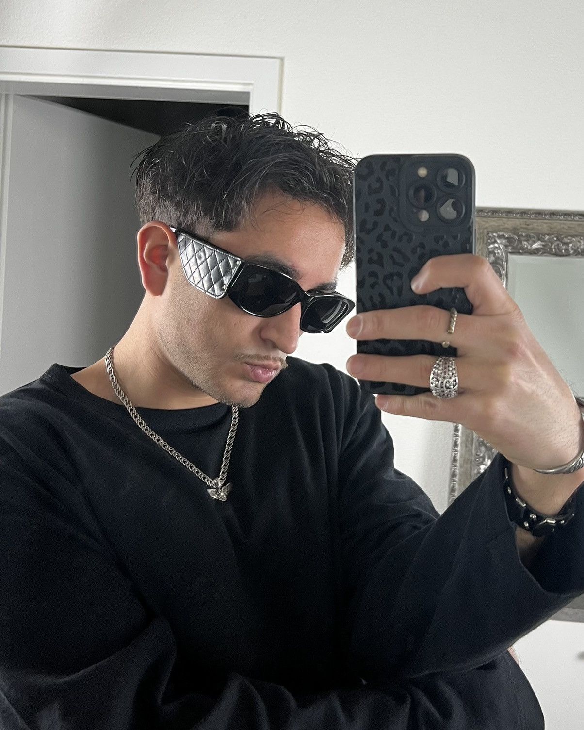 Chanel Chanel 1988 Vintage Aviator Pilot Quilted Leather Sunglasses Size ONE SIZE - 16 Thumbnail