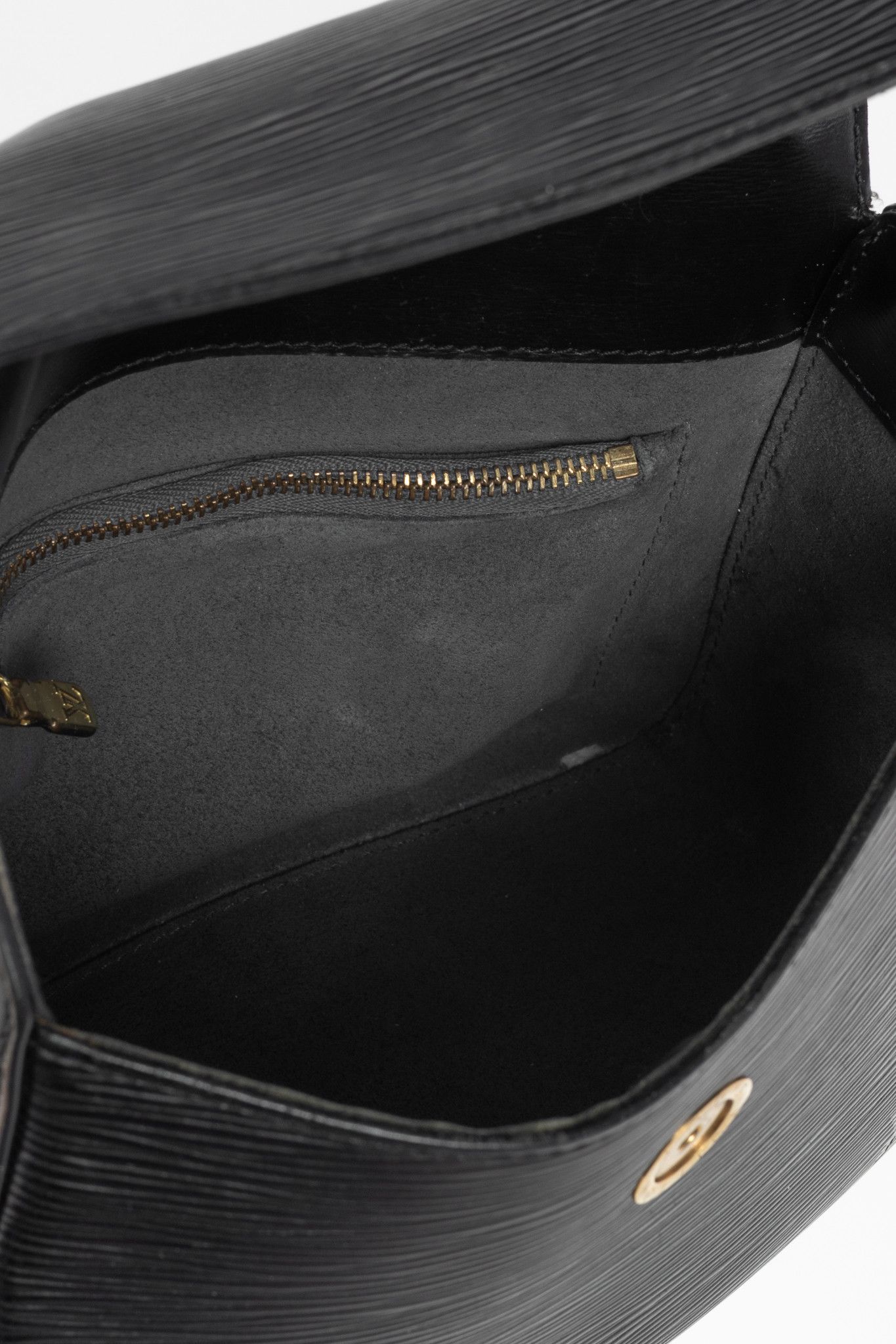 Louis Vuitton Louis Vuitton Buci Black Epi Leather Shoulder Bag Size ONE SIZE - 10 Thumbnail