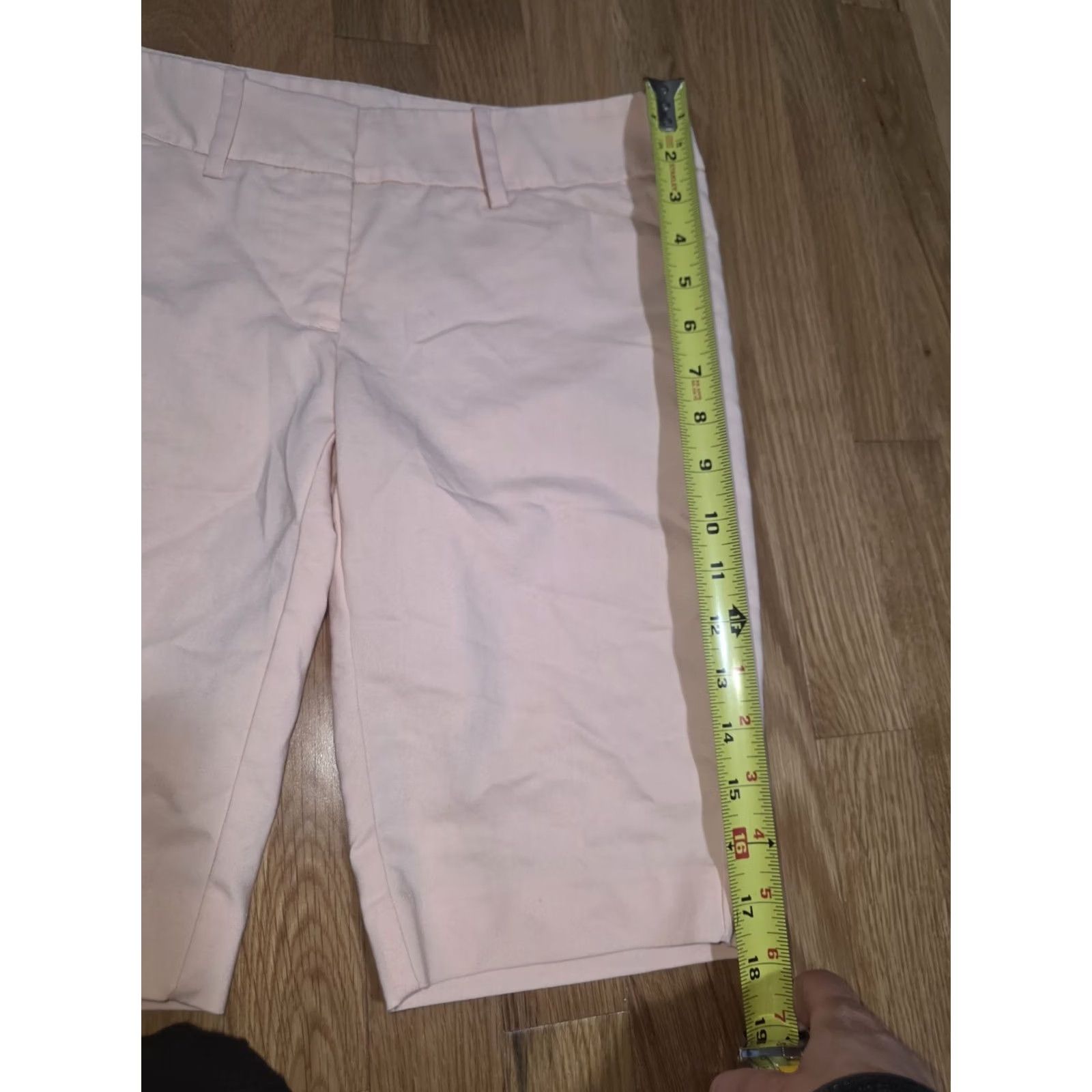 Mossimo Mossimo Women's Bermuda Shorts 0 Light Pink Khaki Knee Long Inseam 12in Regular Stretch Button Flat Front Solid Mens? Size 25" / US 0 / IT 36 - 6 Thumbnail