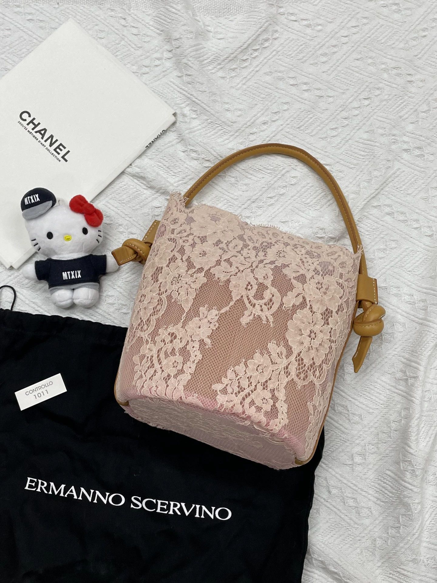Ermanno Scervino ES Pastel Pink Chantilly Lace Bucket Bag Unused Dust Bag Size ONE SIZE - 2 Thumbnail