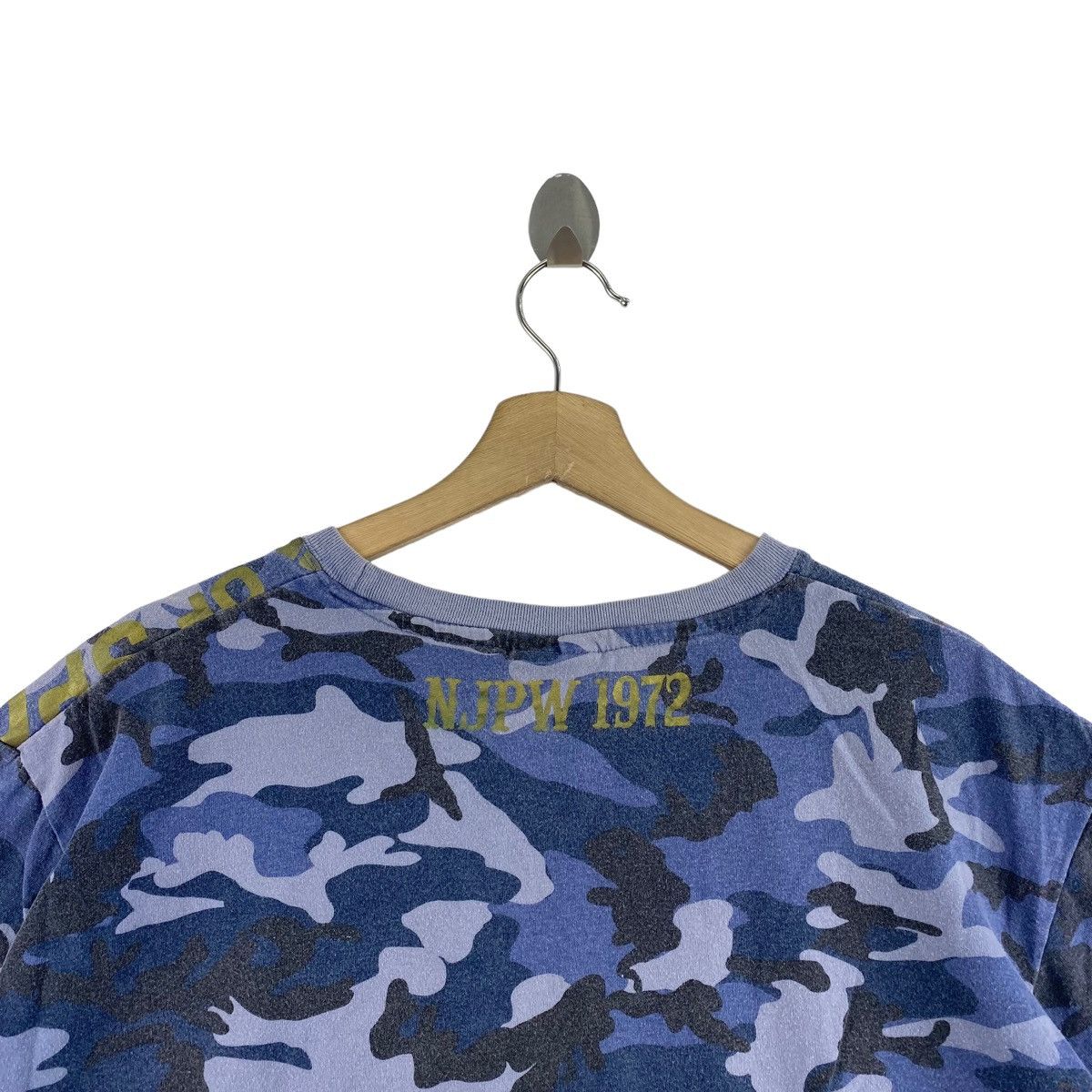 Other NJPW 1972 New Japan Pro-Wrestling Big Print Camouflage Blue Size US XL / EU 56 / 4 - 5 Thumbnail
