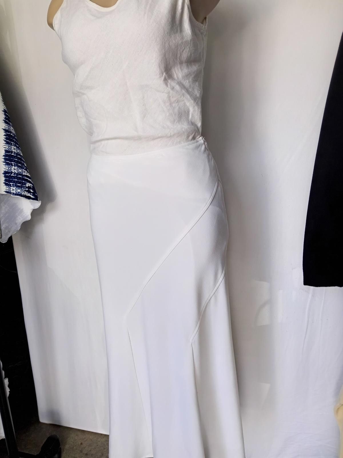Designer Elegant White Maxi Skirt Size 28" / US 6 / IT 42 - 4 Thumbnail