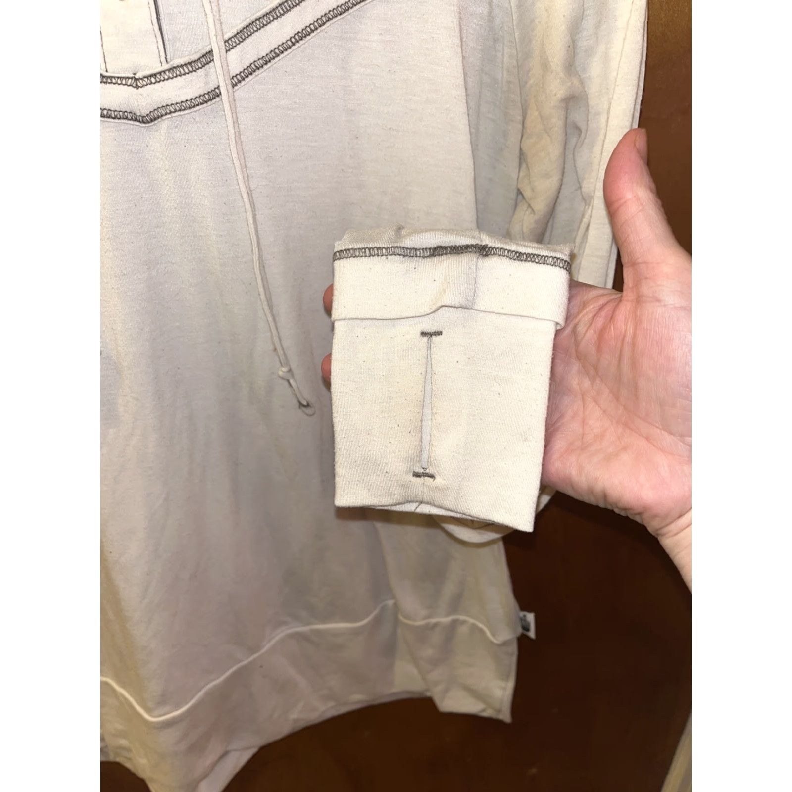 The North Face North Face Hoodie Shirt White Ladies Size Small W/Thumb Holes Active Wear Size S / US 4 / IT 40 - 3 Thumbnail