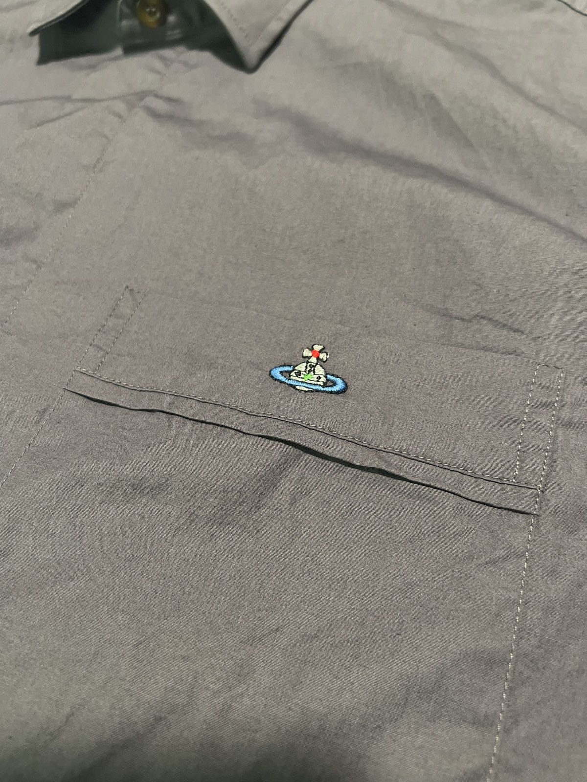 Vintage Vivienne Westwood Orb Logo Button Up Shirt Size L Size US L / EU 52-54 / 3 - 2 Thumbnail