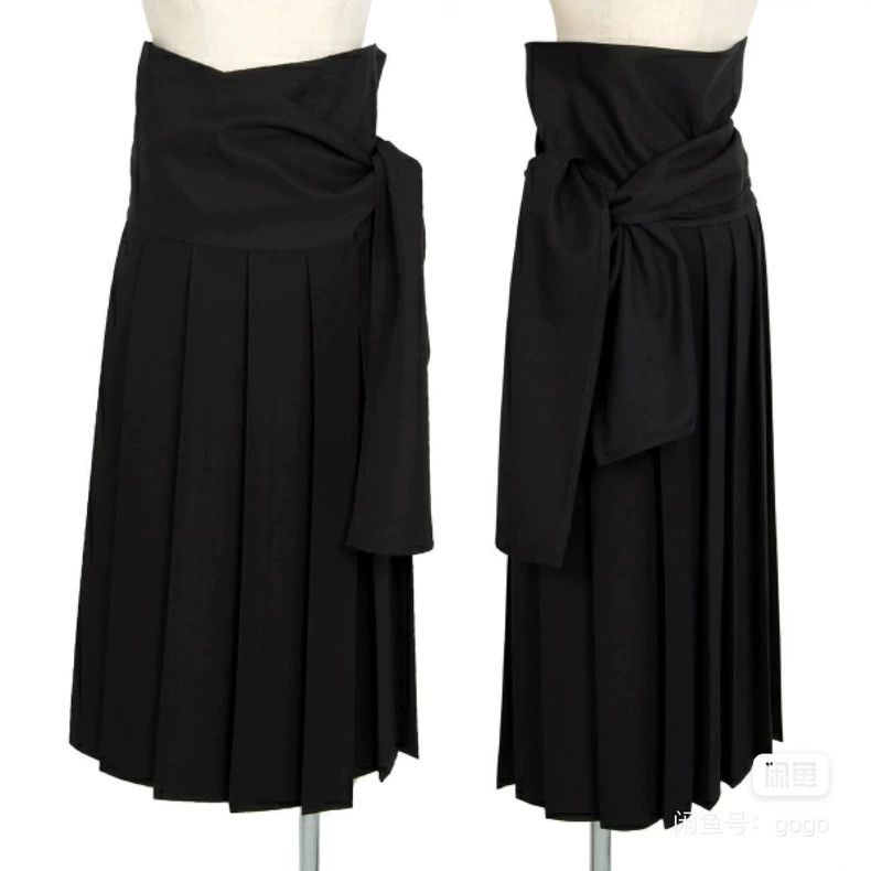 Yohji Yamamoto Yohji Yamamoto size 3 Black strappy wool pleated half skir Size 25" / US 0 / IT 36 - 1 Thumbnail