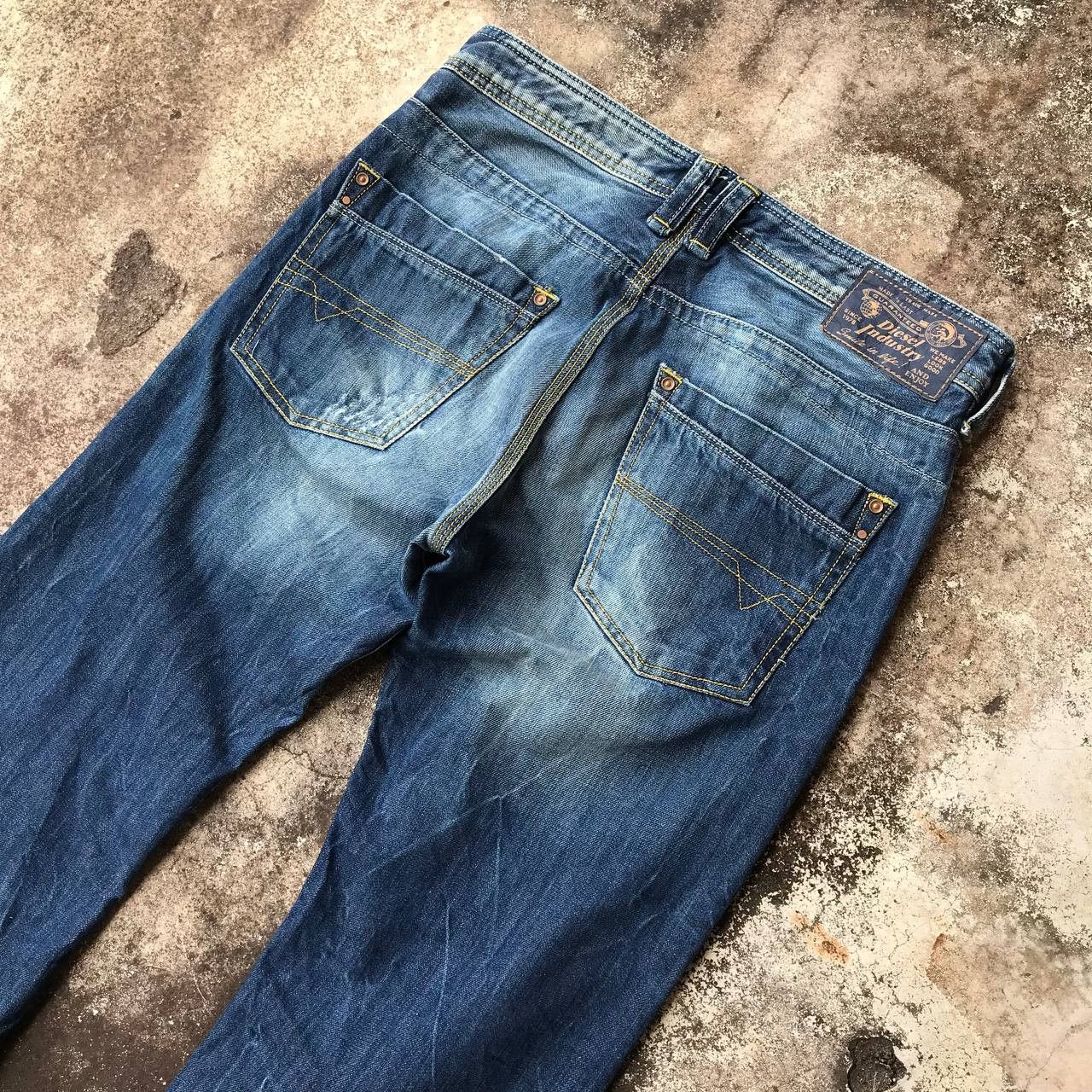 Diesel DIESEL INDUSTRY TIMMEN REGULAR STRAIGHT DISTRESSED DENIM Size US 30 / EU 46 - 15 Thumbnail