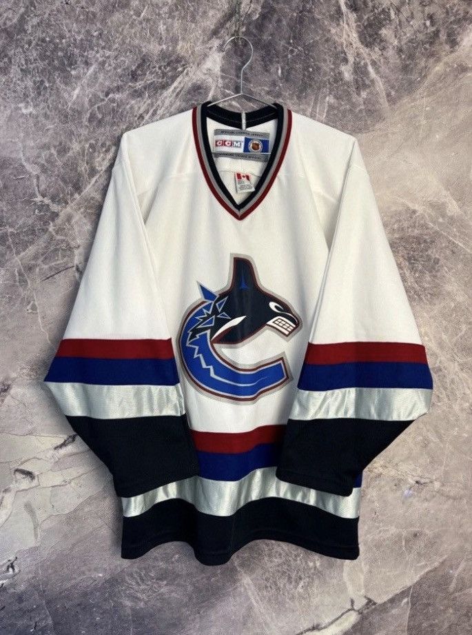 Ccm Vintage 90's CCM Vancouver Canucks NHL Jersey ! Size US M / EU 48-50 / 2 - 1 Thumbnail