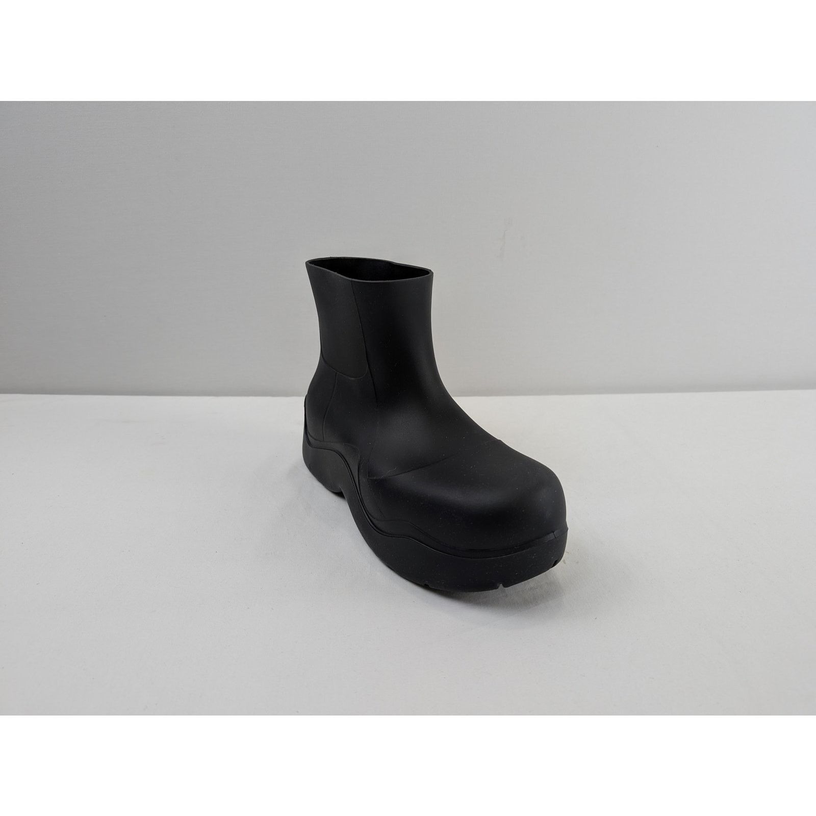 Bottega Veneta o1rshd1 Q:4 / Matt Rubber Puddle Ankle Boots in Black 44 Size US 11 / EU 44 - 2 Thumbnail