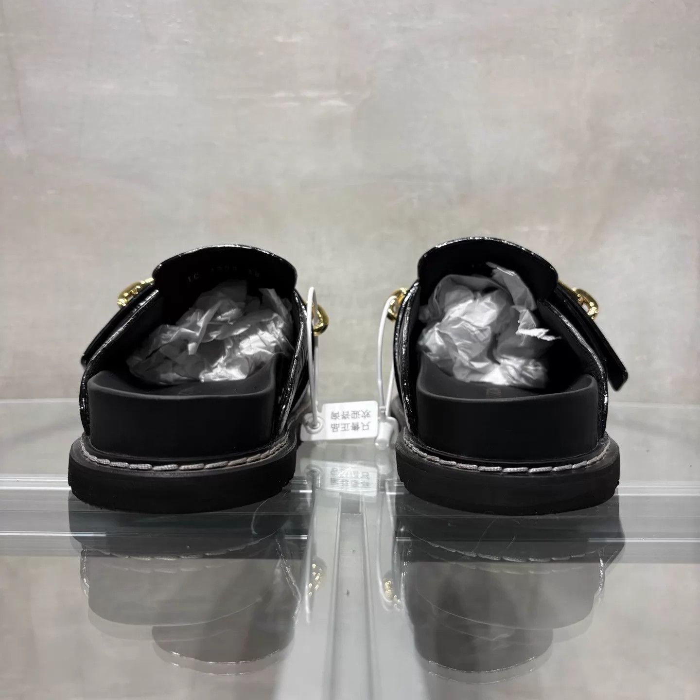 Louis Vuitton LV Cosy comfort all-over embossed slides UK4 (38) Size US 7.5 / IT 37.5 - 6 Thumbnail