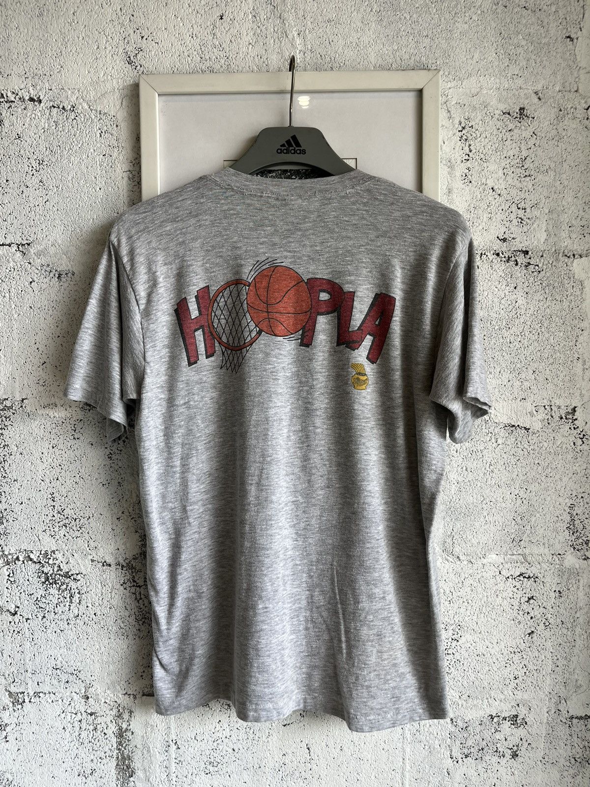 NBA × Salem Sportswear × Vintage Vintage CHICAGO BULLS HOOPLA 80’s 50/50 cotton tshirt Size US L / EU 52-54 / 3 - 3 Thumbnail
