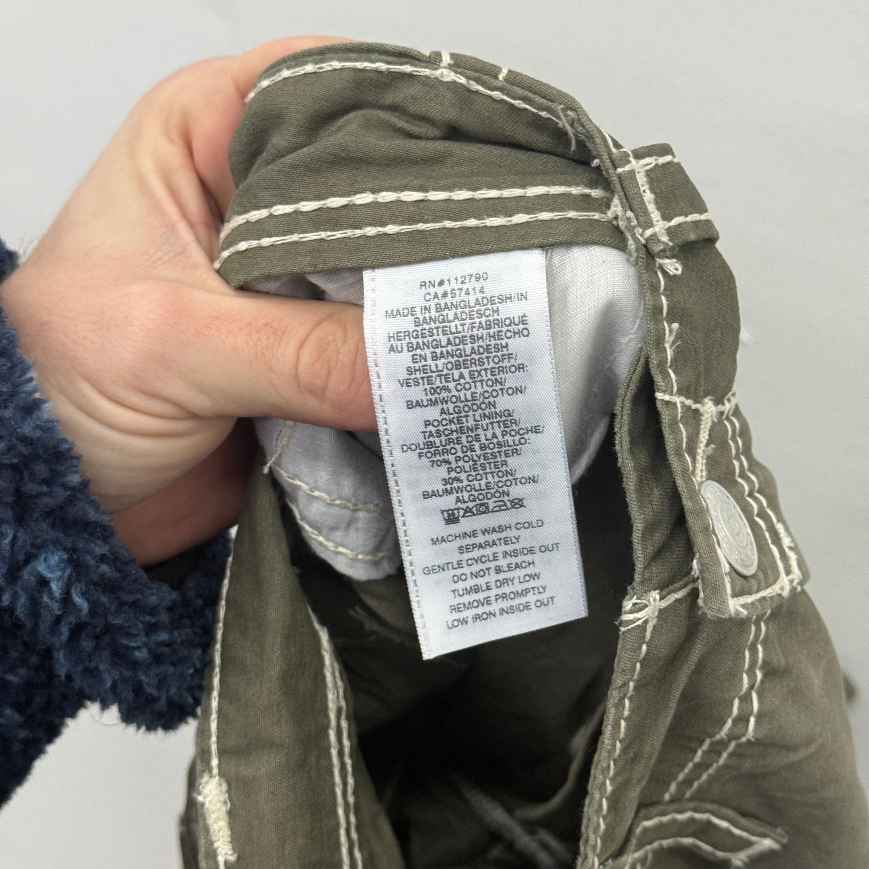 True Religion True Religion Olive Cargo Shorts - Size 30 Size US 30 / EU 46 - 5 Thumbnail
