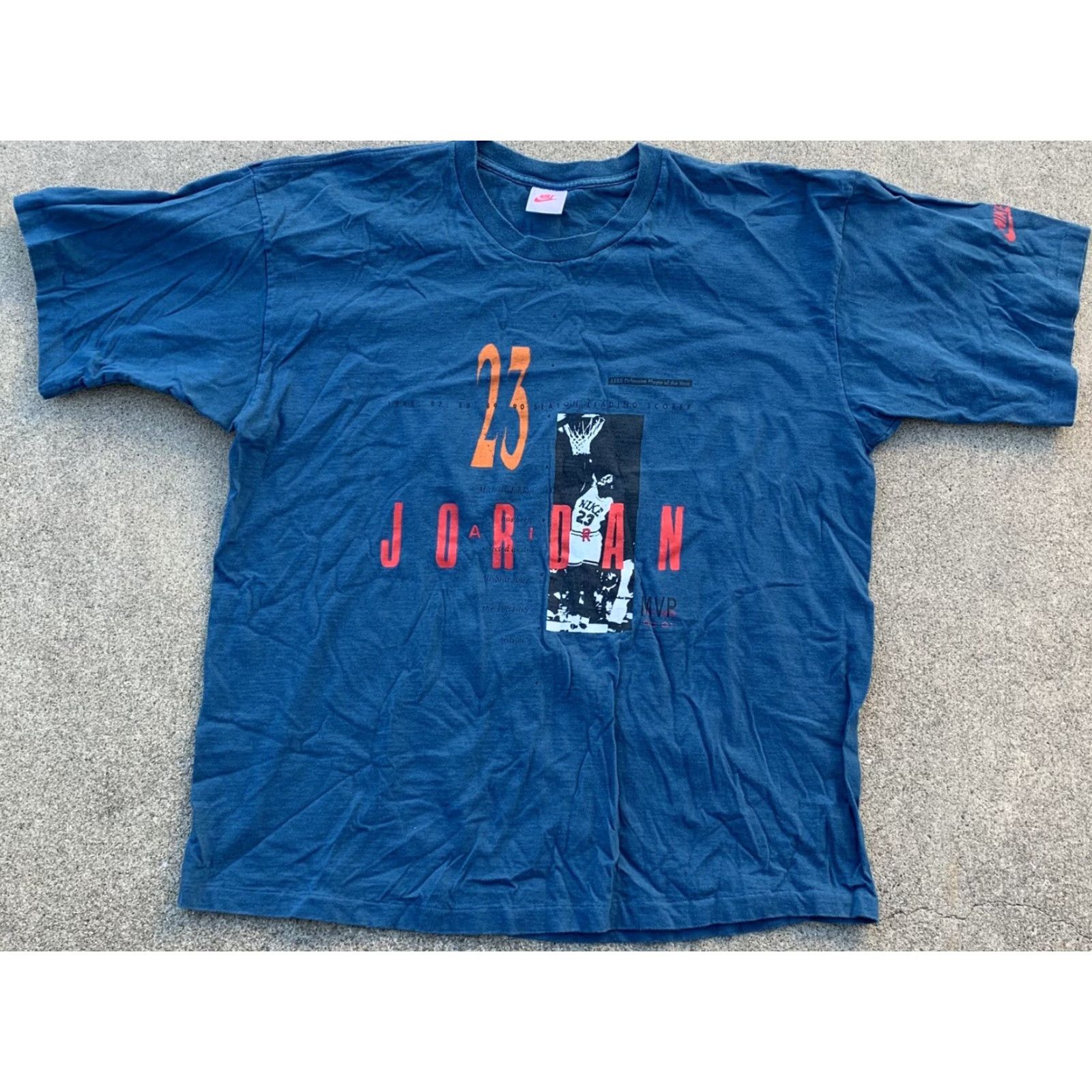 Nike VINTAGE Nike Air Jordan 23 Graphic Tee L Mens Blue 90s 1990s Single Stitch Made in USA Shirt T-Shirt Size US L / EU 52-54 / 3 - 4 Thumbnail