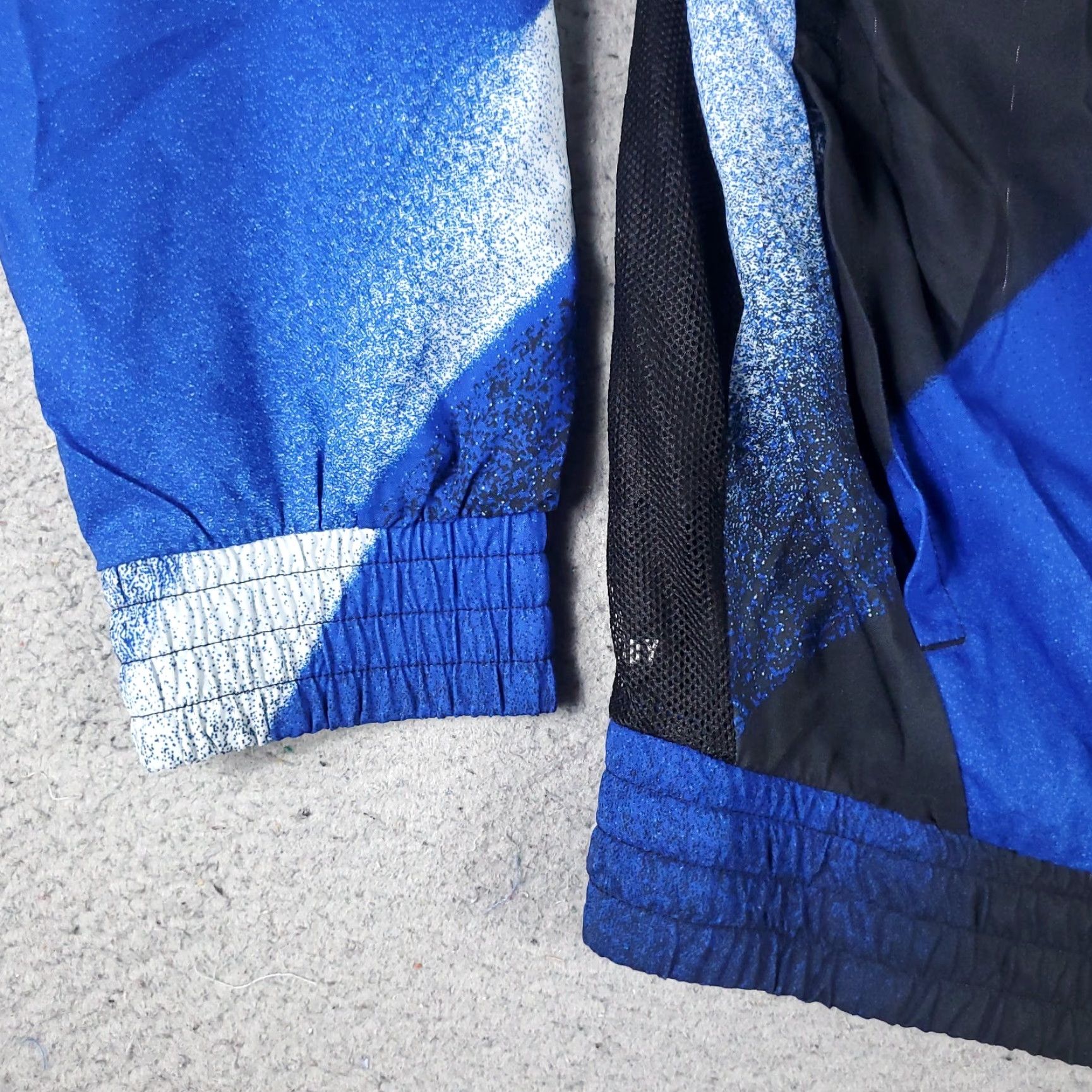 Adidas Adidas Jacket Mens XS Blue Full Zip Windbreaker Adult Regular Size XS / Blue / Windbreaker / Adidas / Jacket / Mens Size US XS / EU 42 / 0 - 3 Thumbnail