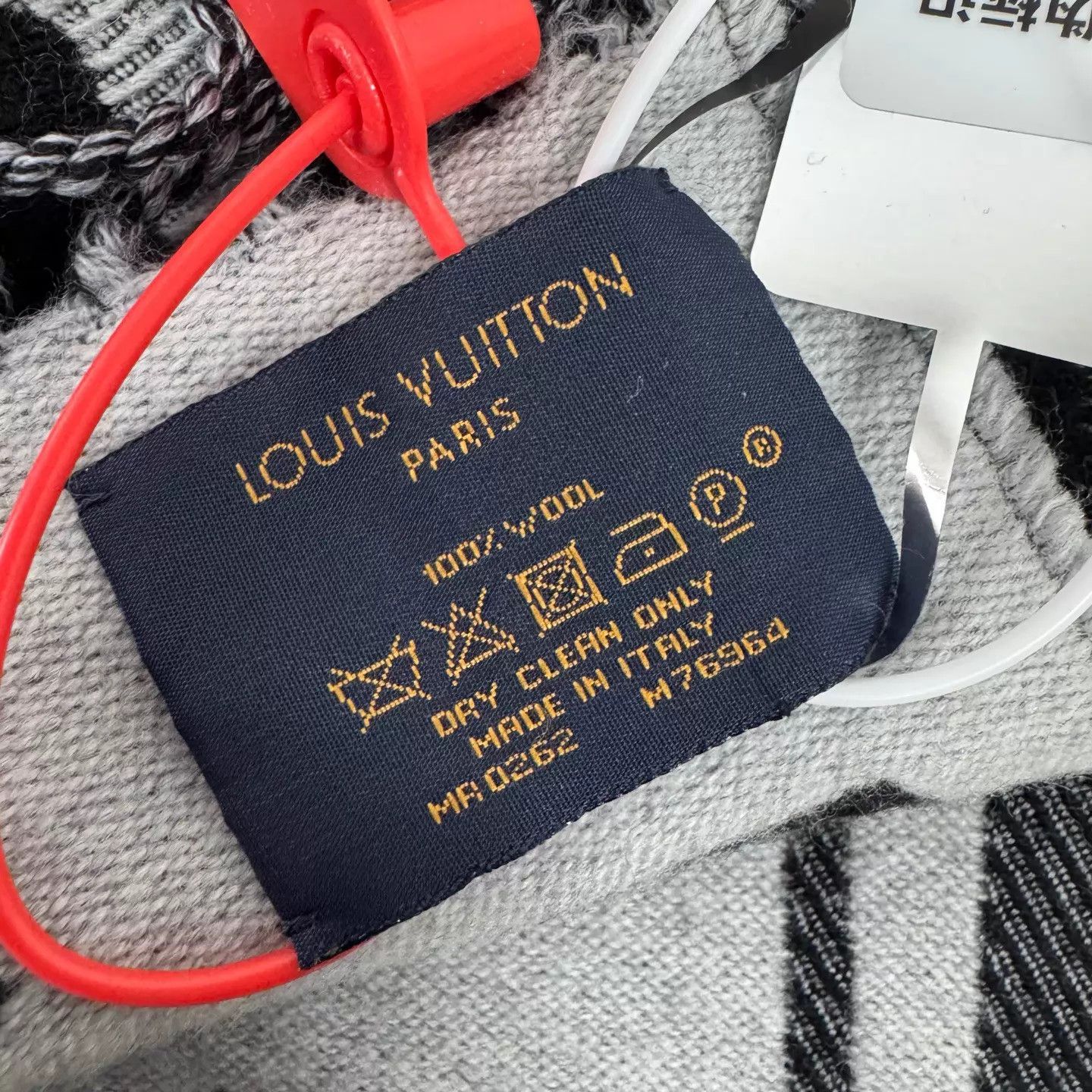 Louis Vuitton LV Monogram Allover Black Gray 2-sided Wool Scarf Mint Size ONE SIZE - 4 Thumbnail