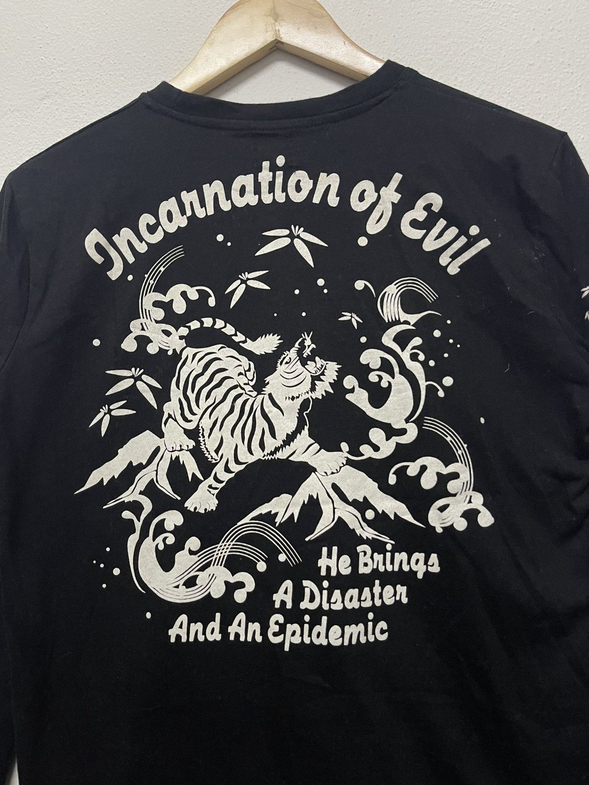 Japanese Brand 2000s SUKAJAN TIGER INCARNATION OF EVIL LONG SLEEVE SHIRT Size US S / EU 44-46 / 1 - 11 Thumbnail