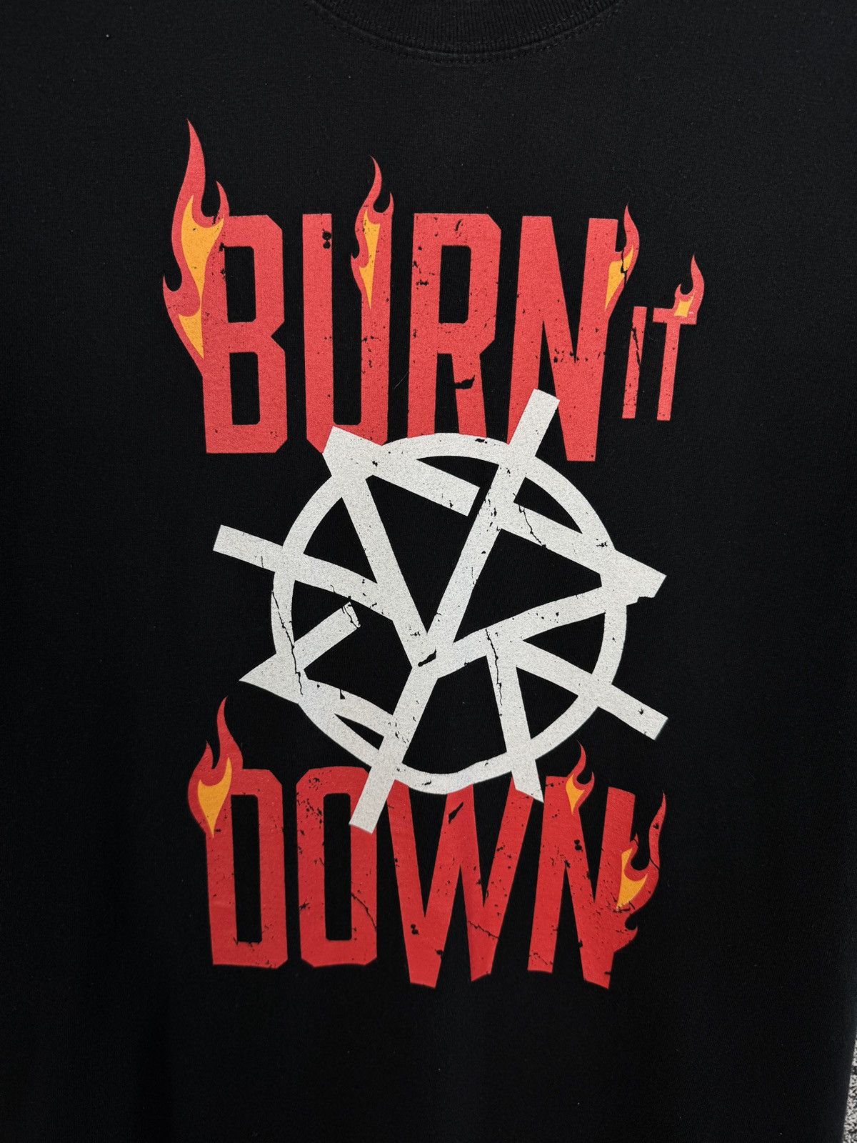 WWE WWE Seth Rollins Burn It Down T-Shirt Wrestling Tee Size L Size US L / EU 52-54 / 3 - 6 Thumbnail