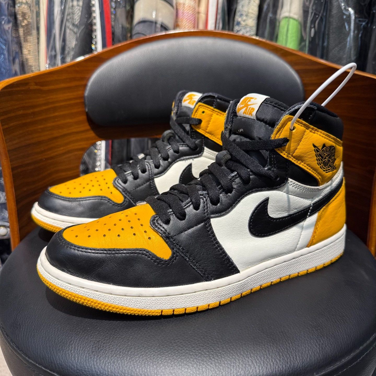 Nike Nike AJ1 Yellow Lowtop Sneakers 44 Men Size US 10.5 / EU 43-44 - 1 Thumbnail