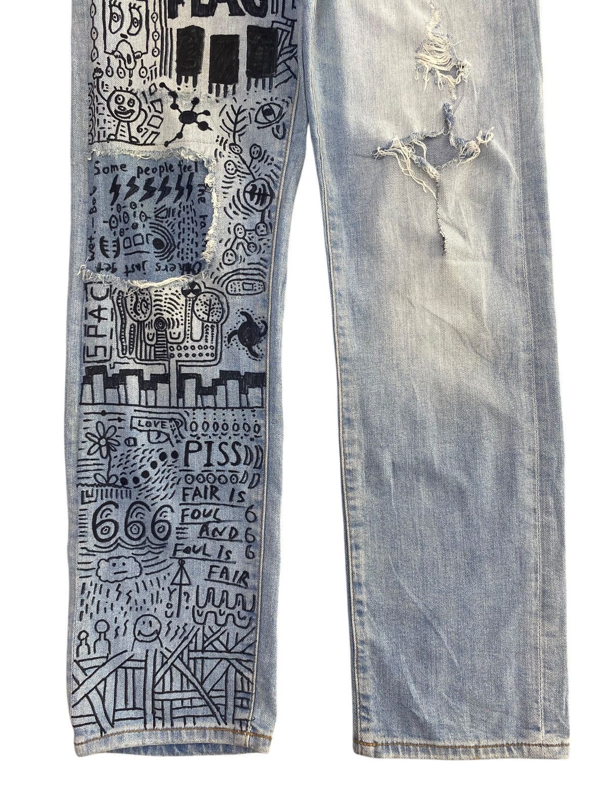 Uniqlo Uniqlo Light Wash Style Artistic Custom Jeans Size US 30 / EU 46 - 9 Thumbnail