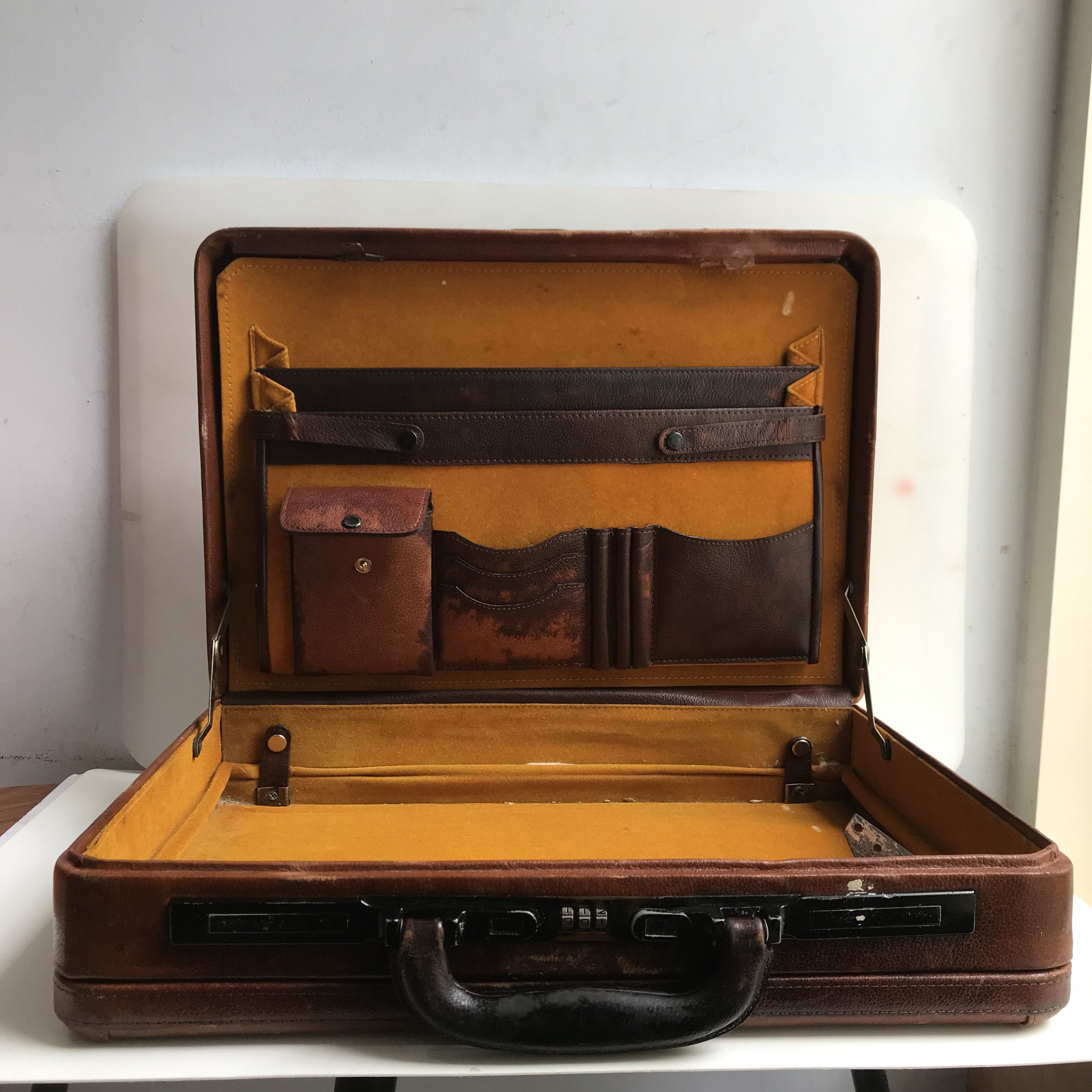 Away Travel Vintage Leather Suitcase TravelMite brown leather suitcase Size ONE SIZE - 8 Thumbnail