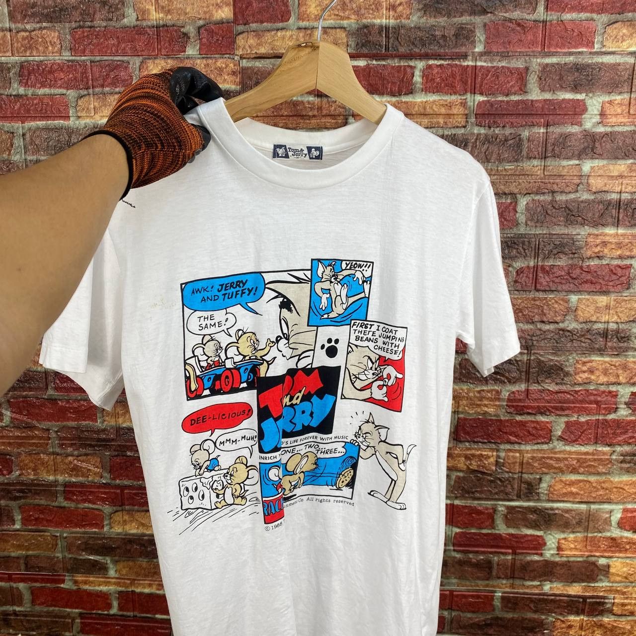 Vintage Vintage 1988 Tom & Jerry Paperthin Comic Strip Graphic Size US M / EU 48-50 / 2 - 10 Thumbnail