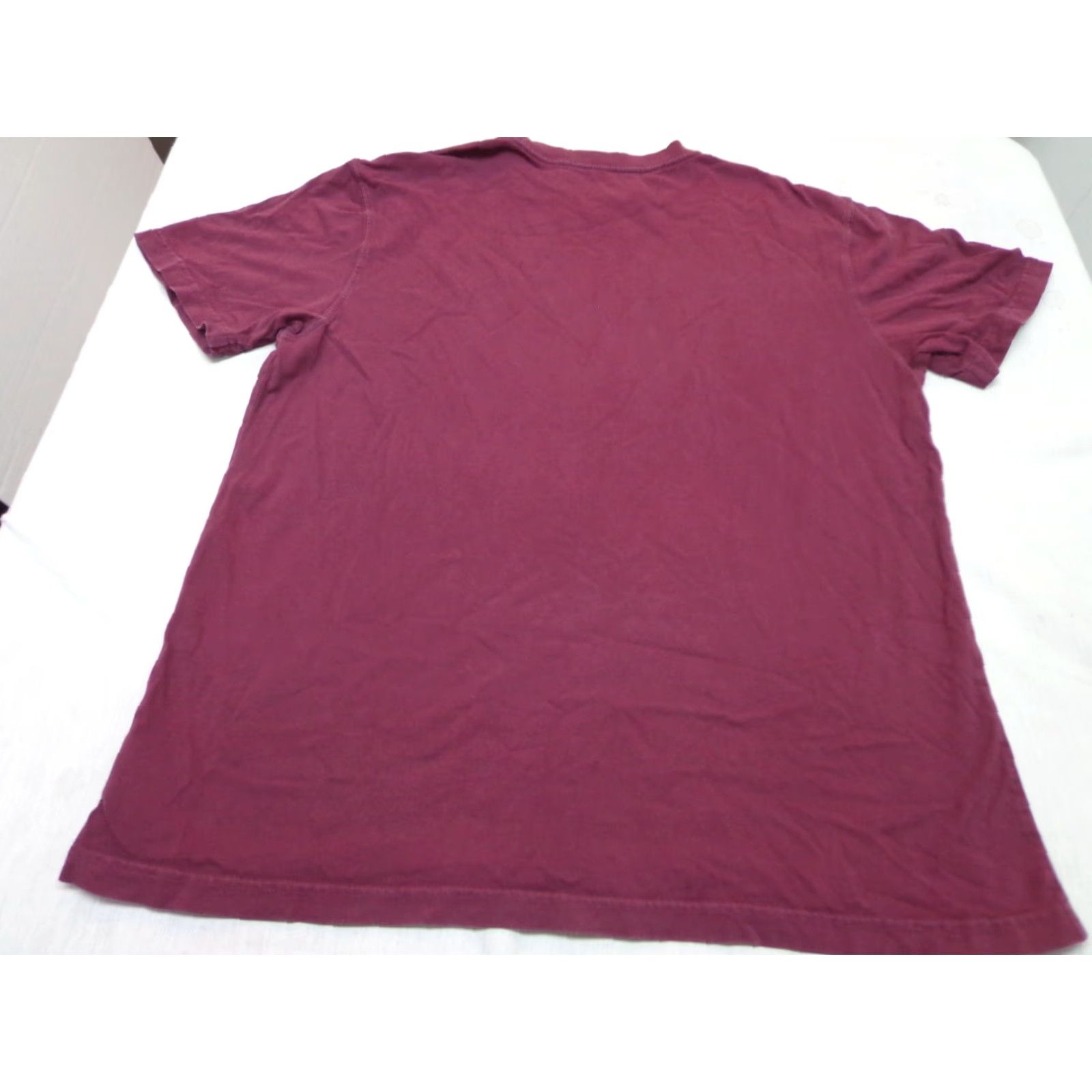 American Eagle Outfitters American Eagle Outfitters T Shirt Burgundy Short Sleeve Size Medium Crew Neck Logo Crew Neck Men Red Solid Cotton Classic Fit Vintage: No Size US M / EU 48-50 / 2 - 7 Thumbnail