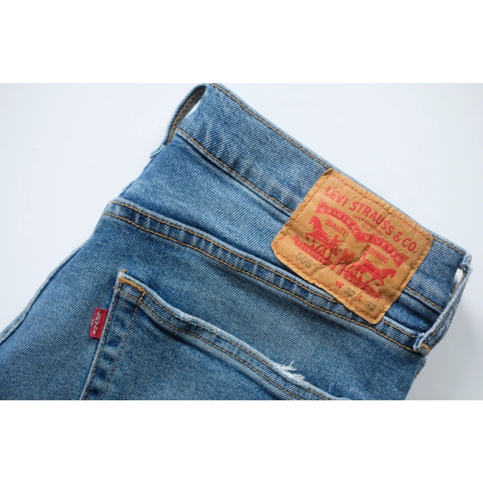 Levi's VINTAGE Levi's 505 Jeans ZIP FLY 100% Cotton Blue 32x32 Regular Mens Distressed 90s USA Style Straight Pant Size US 32 / EU 48 - 4 Thumbnail