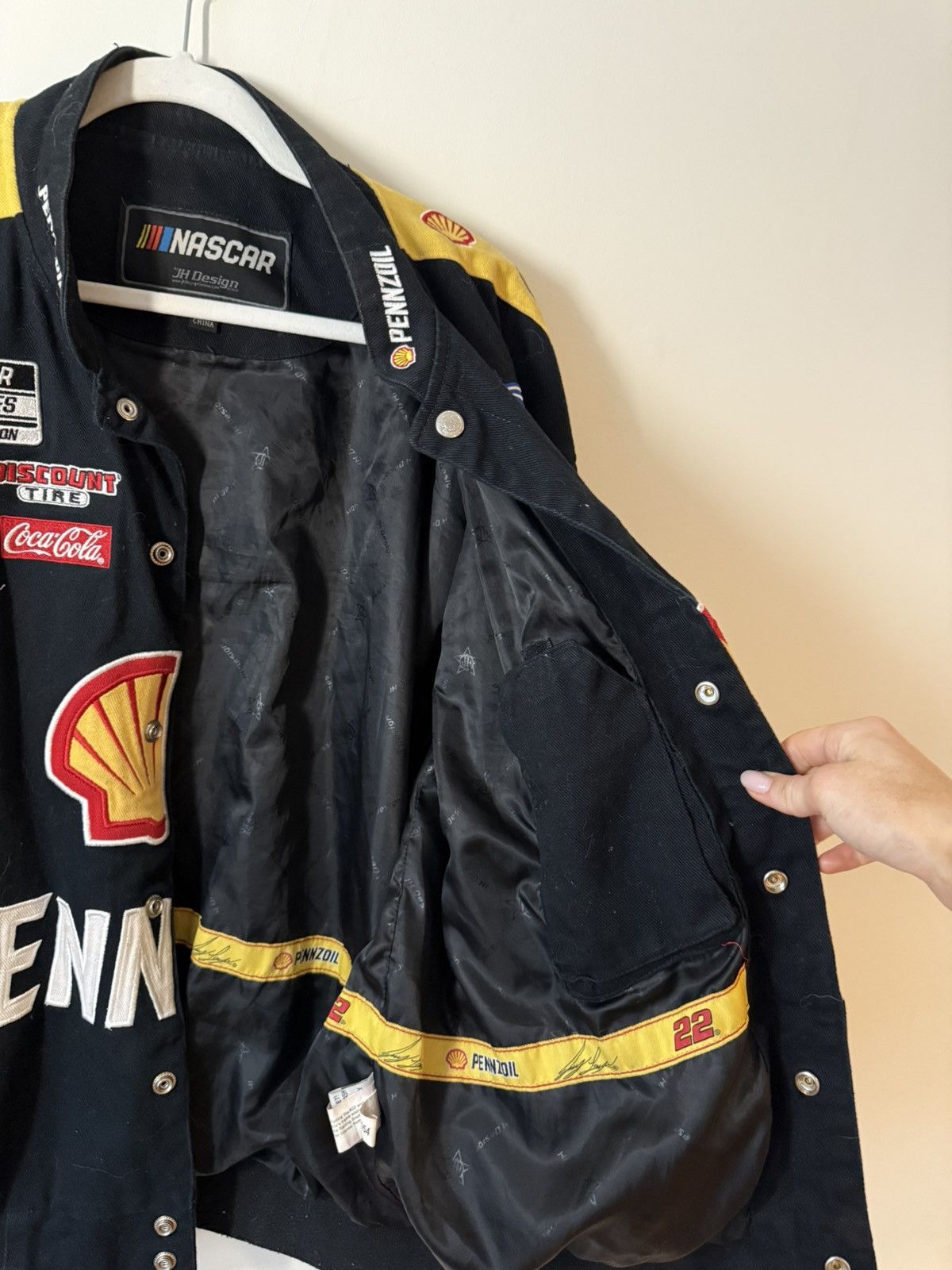 JH Design × NASCAR Vintage NASCAR Bomber Jacket – Black, Patches, Racing Size US L / EU 52-54 / 3 - 8 Thumbnail