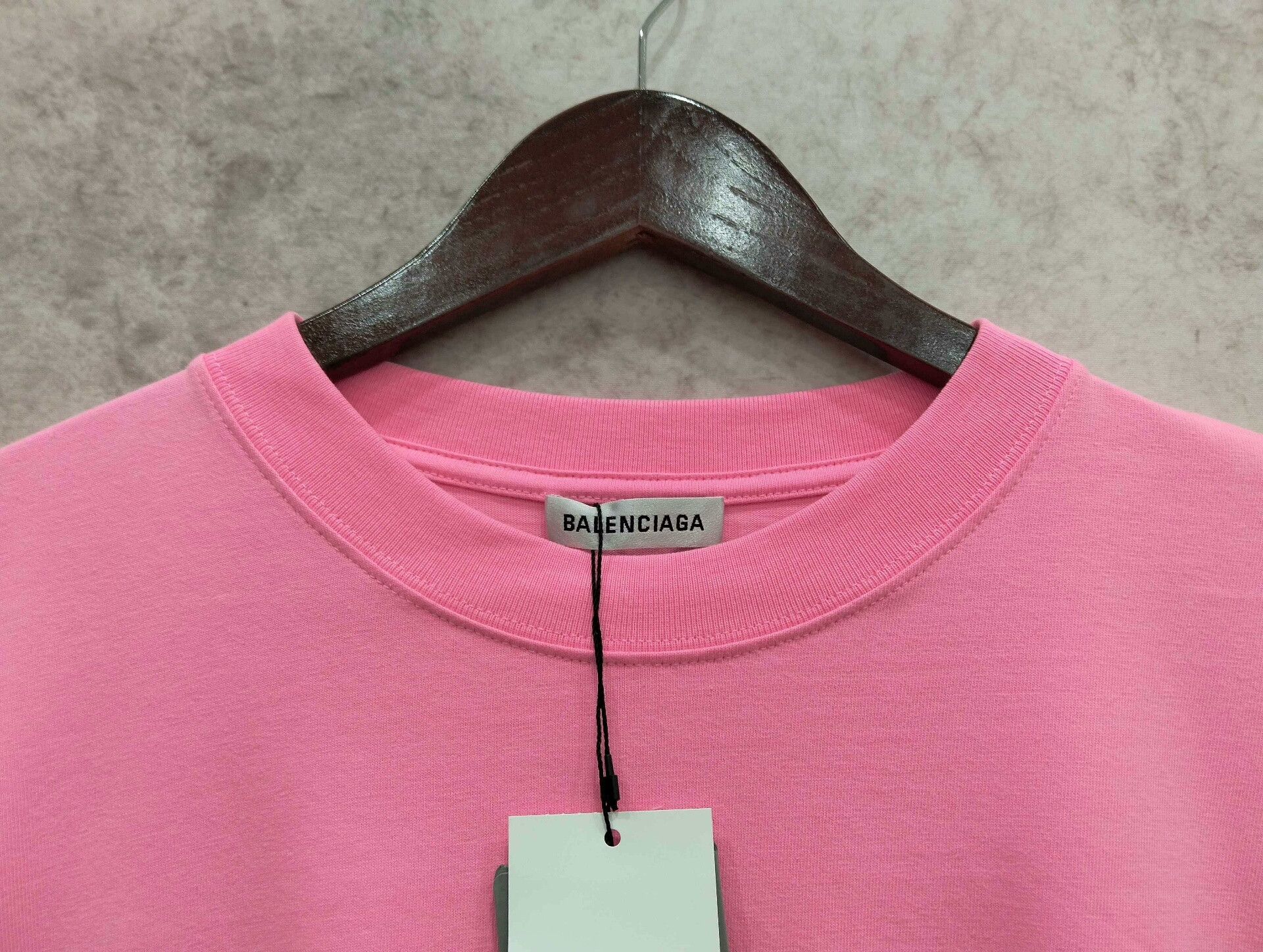Balenciaga balenciaga pink oversized t-shirt size M Size US M / EU 48-50 / 2 - 3 Thumbnail