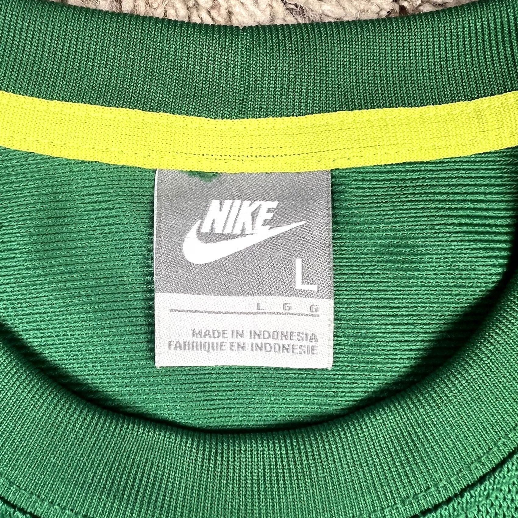 Nike VINTAGE Nike Athletic Embroidered Swoosh Logo T-Shirt Men L Jersey Style Shirt Size US L / EU 52-54 / 3 - 5 Thumbnail