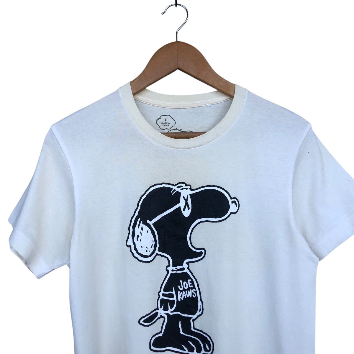 Kaws Distressed UNIQLO x kaws tshirt Size US S / EU 44-46 / 1 - 2 Thumbnail