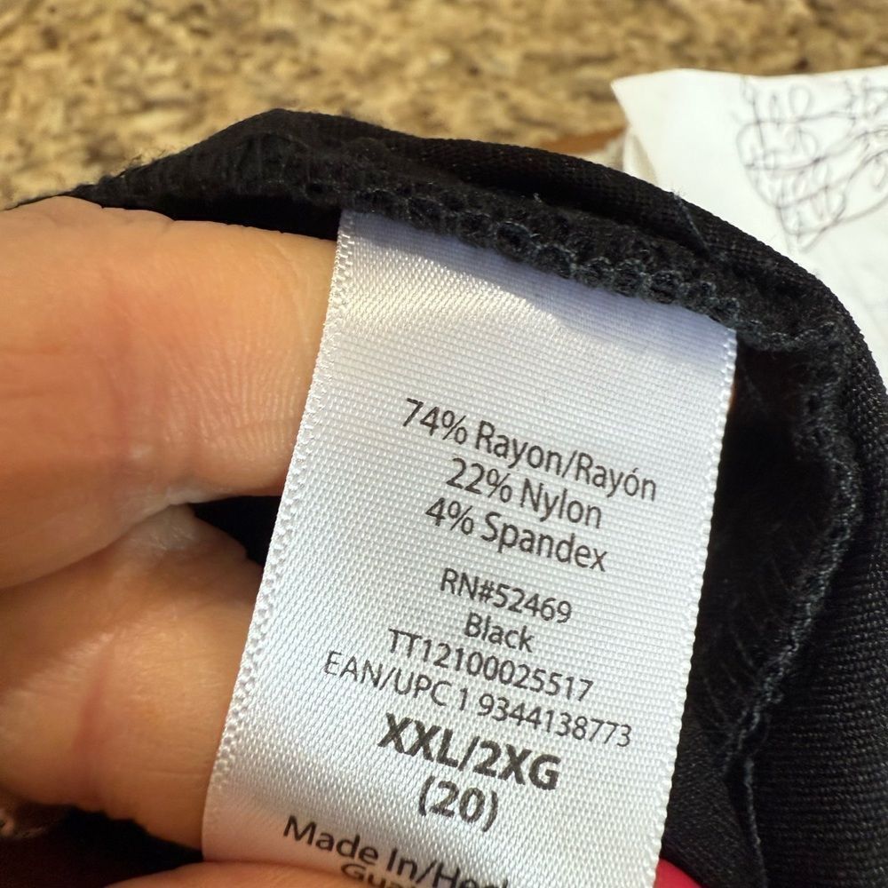 Other Time and Tru Black Capris Size 40" / US 18 - 4 Thumbnail