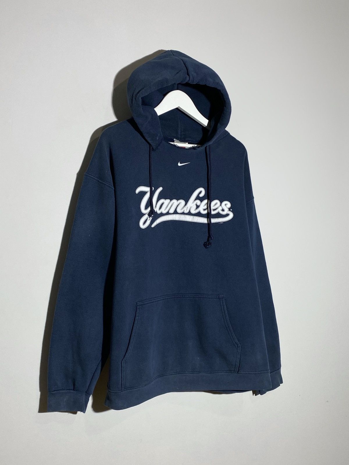 Nike Nike Yankees Mid Centre Swoosh Embroidered Hoodie Size L Size US L / EU 52-54 / 3 - 3 Thumbnail