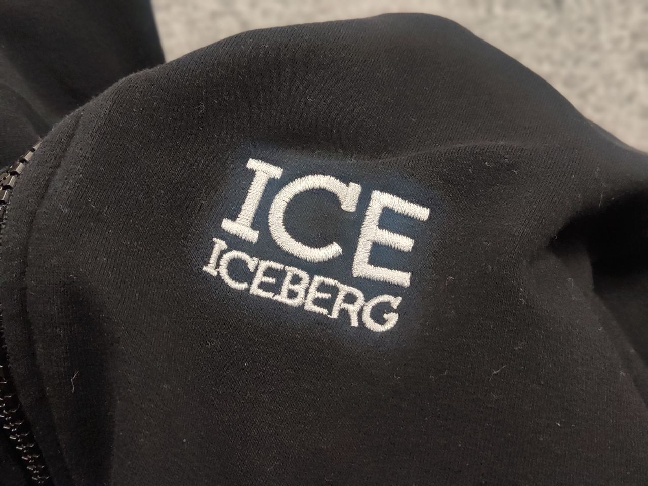 Iceberg Iceberg Disney Logo Vintage 90's Black Bomber Sweatshirt Size M / US 6-8 / IT 42-44 - 12 Thumbnail