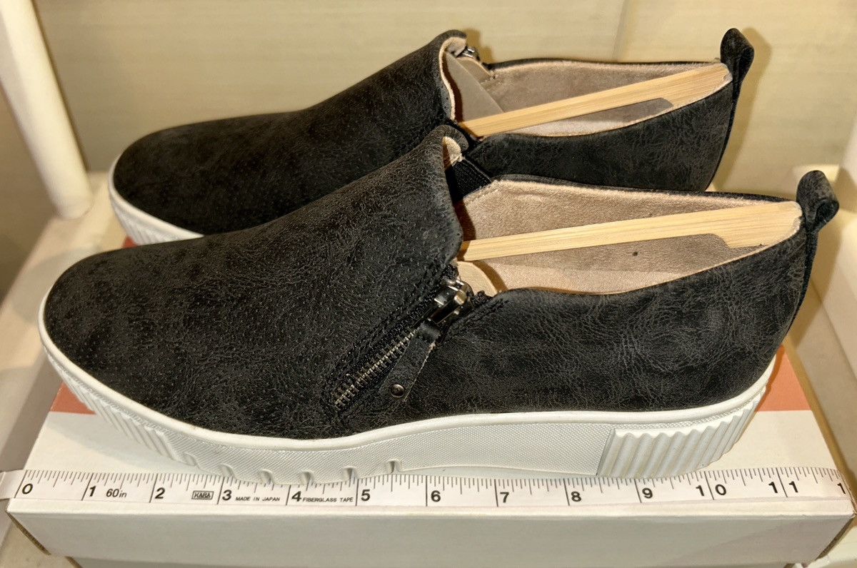 Naturalizer Soul Naturalizer “Turner” Canvas Sneakers Size 9M Size US 9 / IT 39 - 15 Thumbnail