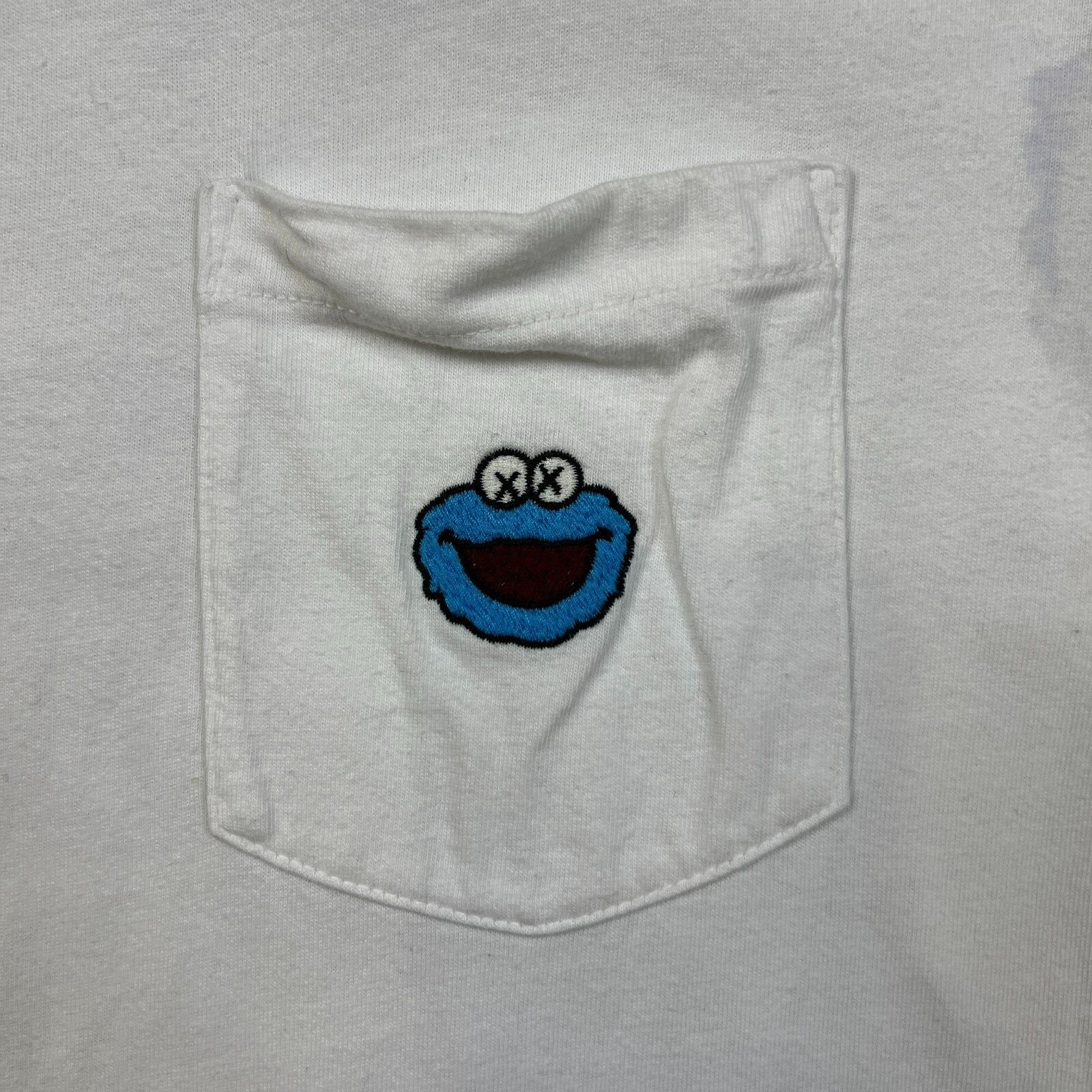 Kaws × Uniqlo KAWS Uniqlo Sesame Street Cookie Monster Pocket Tee T Shirt Size US L / EU 52-54 / 3 - 4 Thumbnail