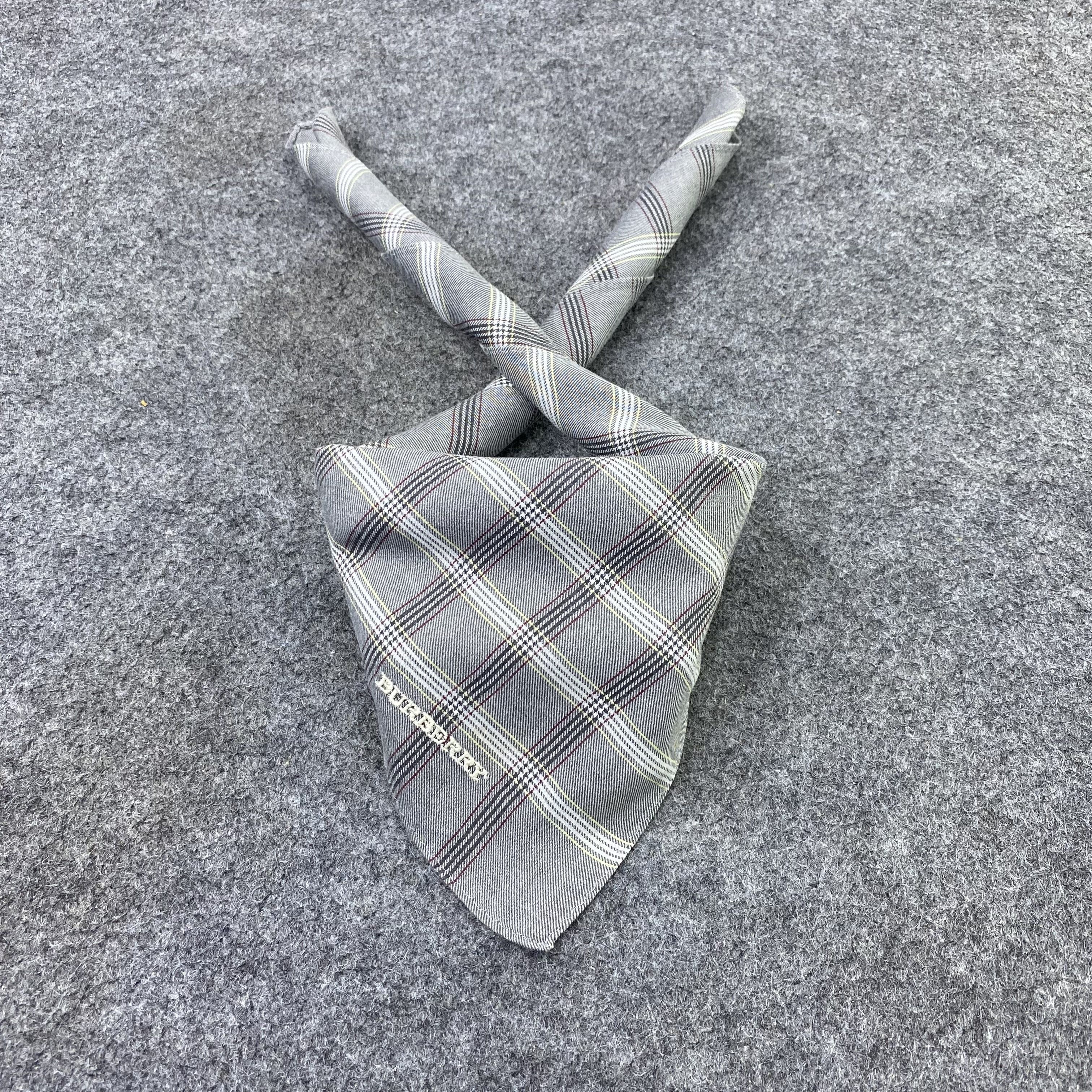 Burberry Burberry Handkerchief / Bandana / Neckerchief-B2214 Size ONE SIZE - 2 Thumbnail