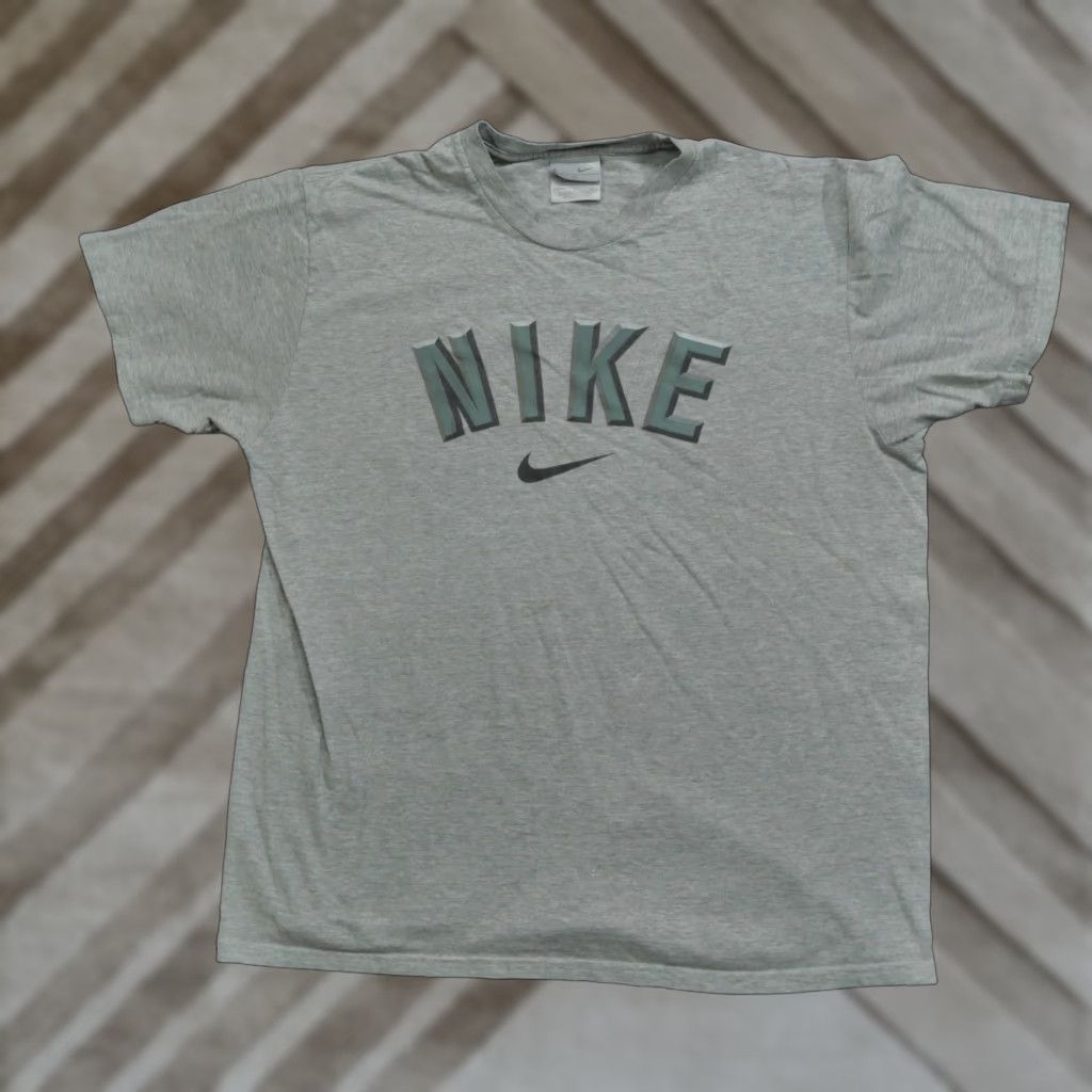 Nike VINTAGE Nike T Shirt Mens Large Grey Silver Tag Spell Out Y2K 90s Nike Air Crew Neck Short Sleeve Cotton Logo 20th Century Size US L / EU 52-54 / 3 - 1 Thumbnail