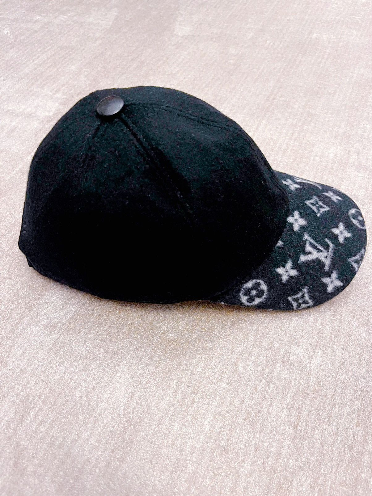 Louis Vuitton Louis Vuitton Luxury Hats Size ONE SIZE - 9 Thumbnail